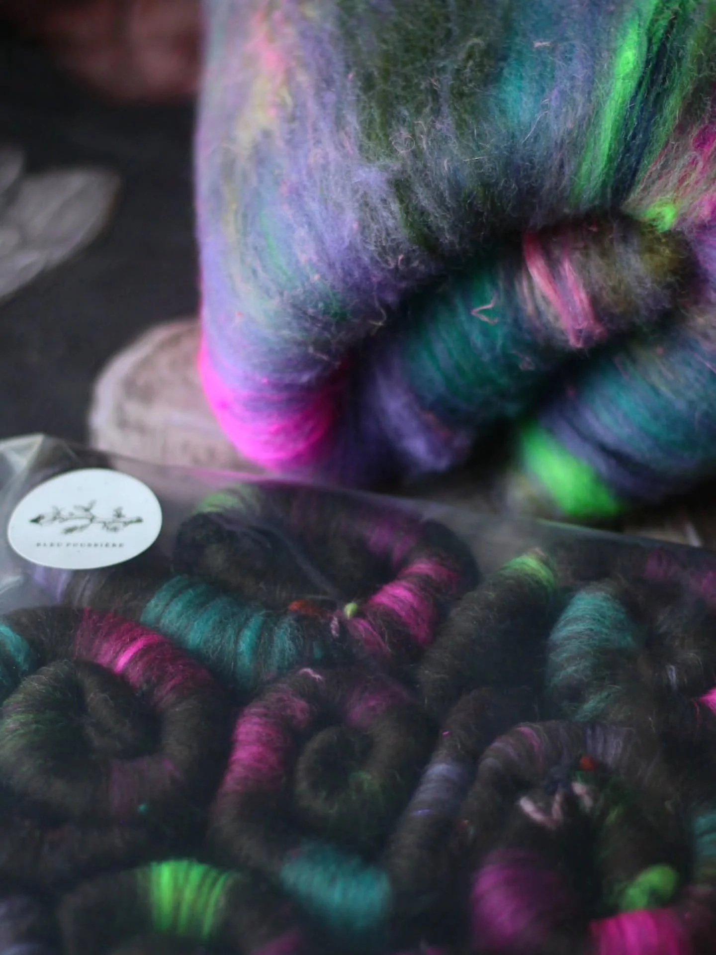 Petit ajout de nouvelles fibres &agrave; filer sur la boutique en ligne 🐸🖤

Just dropped some new spinning fibres on my webshop, enjoy 🐸🖤