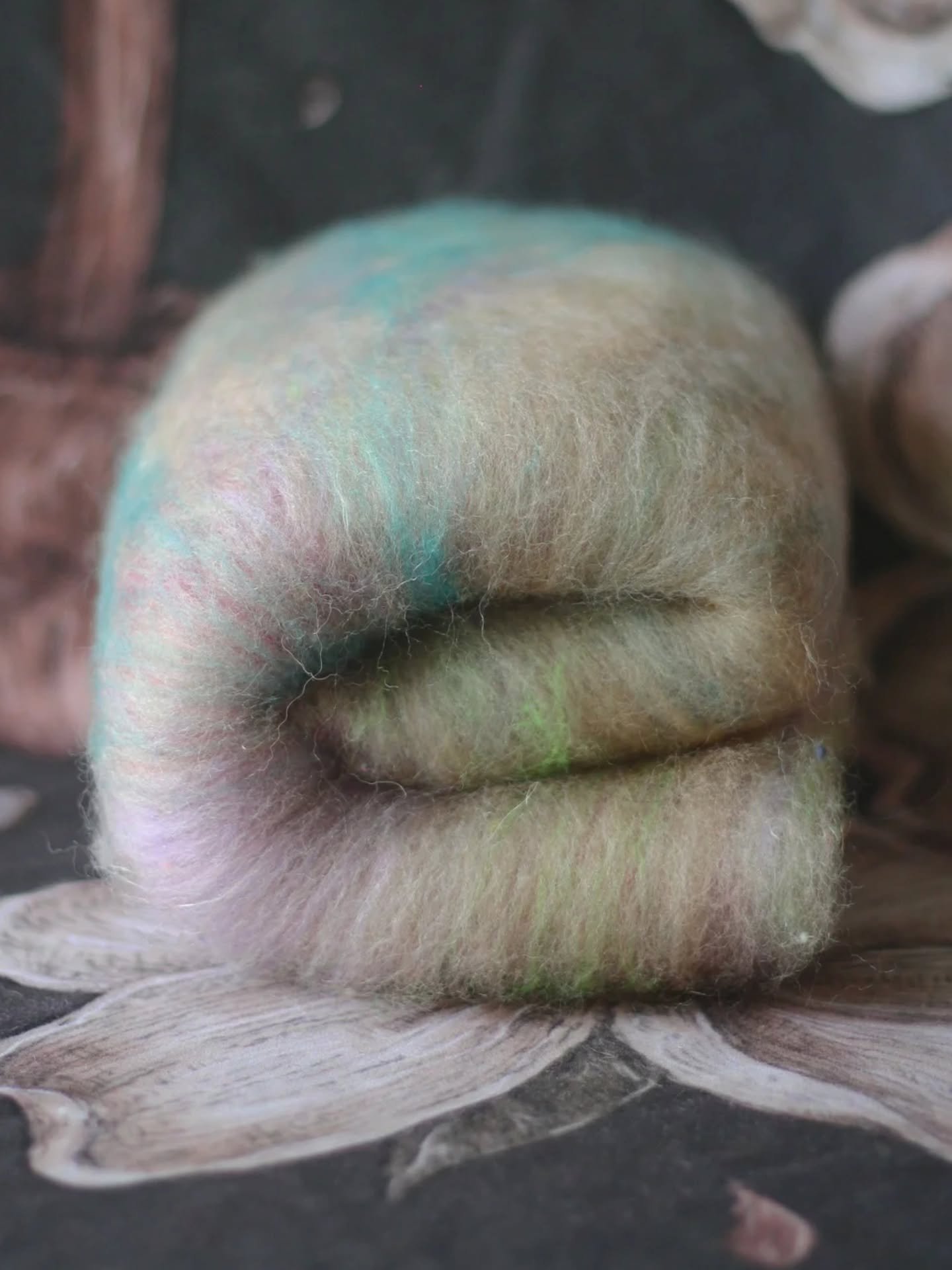 Ce qui est particuli&egrave;rement le fun de cr&eacute;er des mat&eacute;riaux d&rsquo;art, c&rsquo;est de voir comment vous les transformez &agrave; votre tour ! Nappe "Hall &amp; Oates" fil&eacute;e par mon amie @camideco 🤩