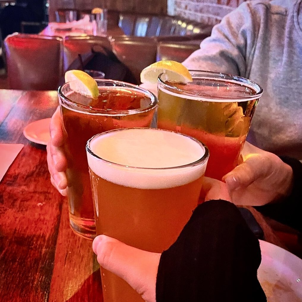 Cheers to $1 drafts every Thursday from 9-10pm! 🍻
