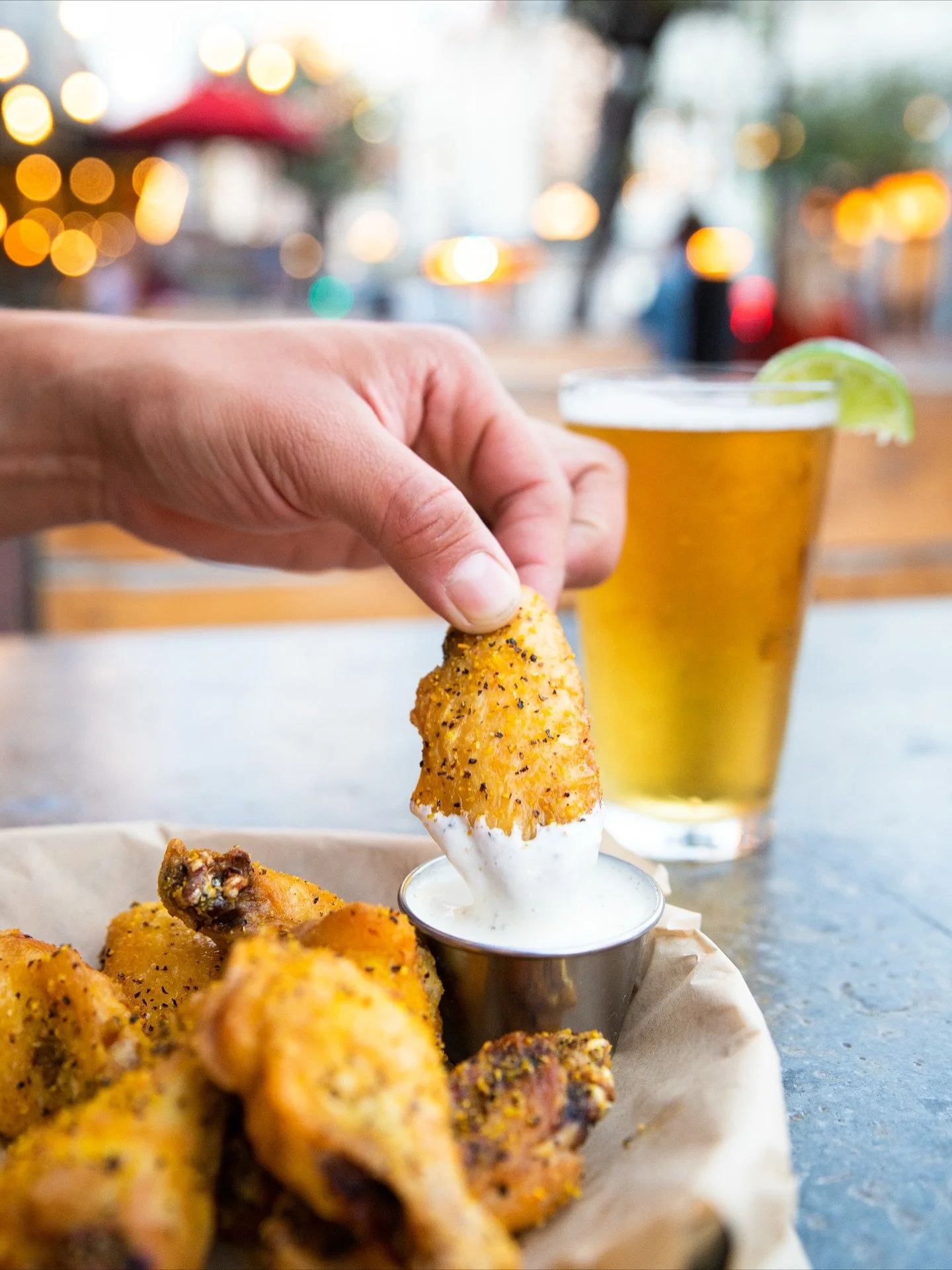 $1 wings? Yes, please! 🍗✨
Smoked Whiskey BBQ, Classic Buffalo, Honey Jalape&ntilde;o, Lemon Pepper, or Cajun &ndash; your Wednesday just got tastier.