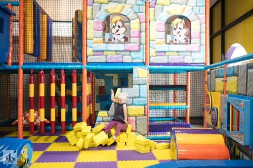 chipmunks playland, playcentre and cafe