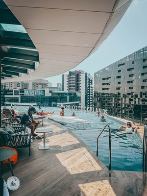 marriott docklands pool day pass