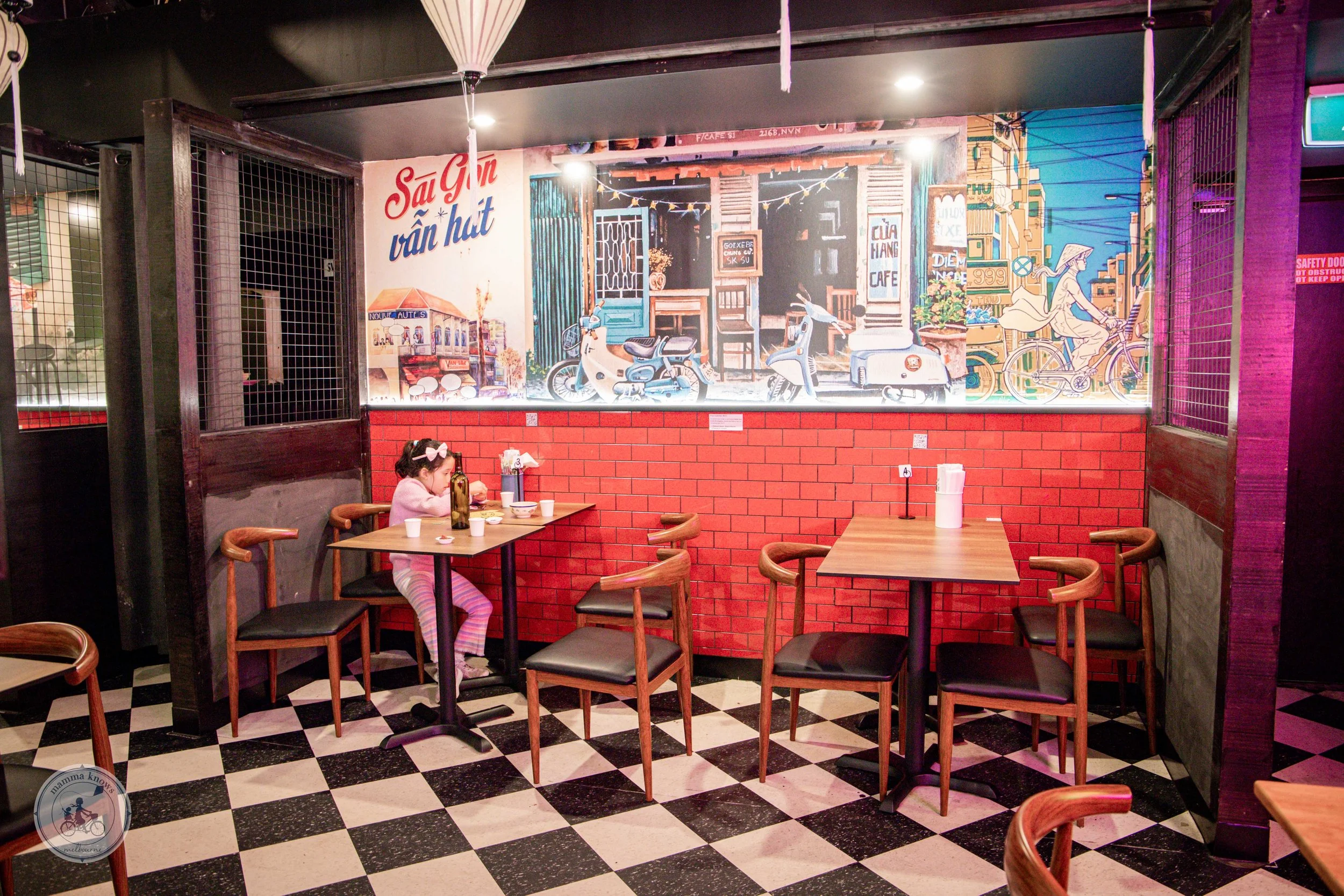 Saigon Square, Lonsdale St