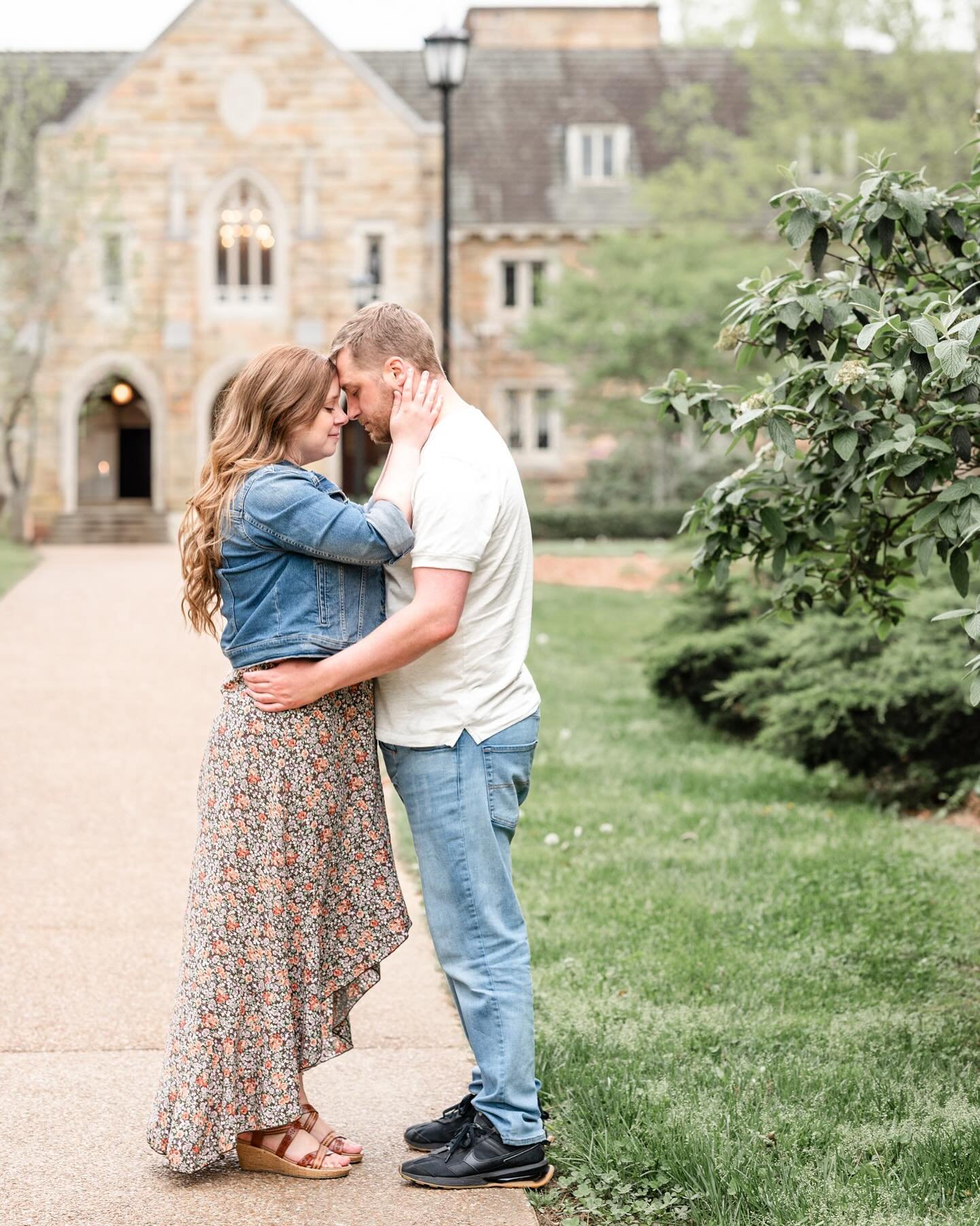 |Sneak Peeks: Kellie + Ben| On Saturday, I got to travel to Sewanee: University of the South to meet up with Kellie and Ben. It had been many, many years since I last stopped in Sewanee and I do not remember it being as beautiful as it is. My sweet m