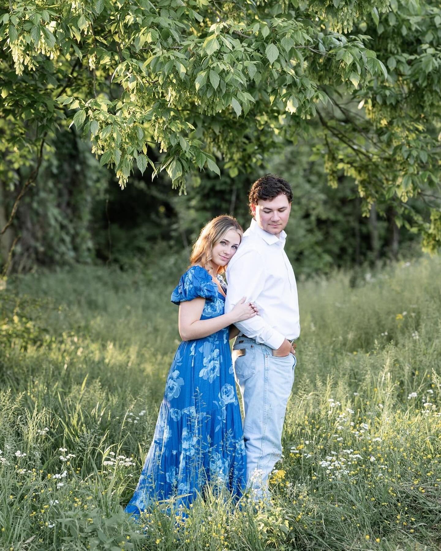 |Sneak Peeks: Rachel + Nick| I finished up my weekend sessions at Hays Nature Preserve in Huntsville, AL with Rachel + Nick.  These two are naturals in front of the camera, though I had been warned otherwise. They both have big smiles when they are w