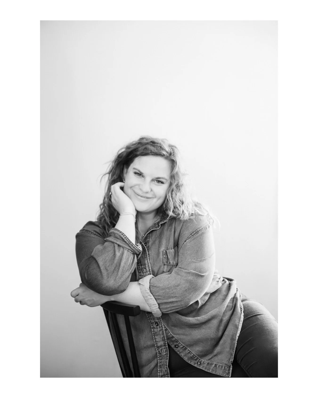 Hey there! Since we are halfway thru fall wedding season and 2026 is getting closer. I just wanted to reintroduce myself! 

I&rsquo;m one of your local wedding photographers, and honestly&hellip; I love what I do. I get to spend my days surrounded by