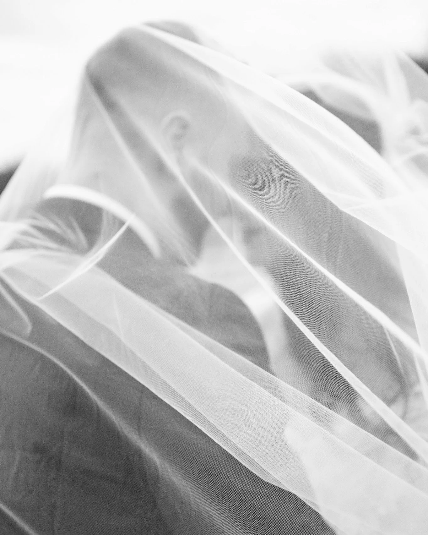 Can you tell I love black and white shots through the veil? Veils aren&rsquo;t just accessories, they create that classic, timeless magic!