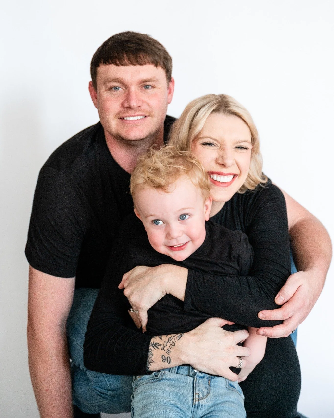 PART 2: I think you will want to click all the way to the end for cuteness overload. 

I got to catch up with the Boston family last weekend to celebrate a new little one that is coming soon! Per usual, big brother stole the show. I was just glad he 