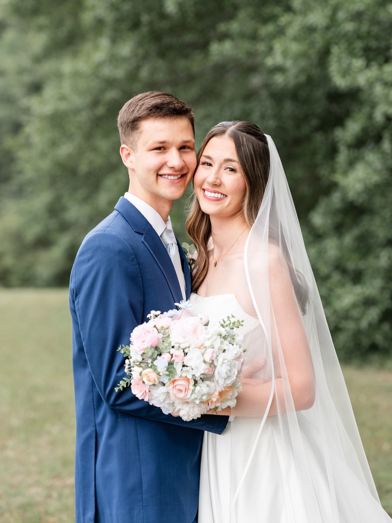 Couldn&rsquo;t wait to share a few from yesterday&rsquo;s gorgeous wedding! Consider this your sneak peek of a sneak peek. Congrats, Haley + Austin! More to come soon!