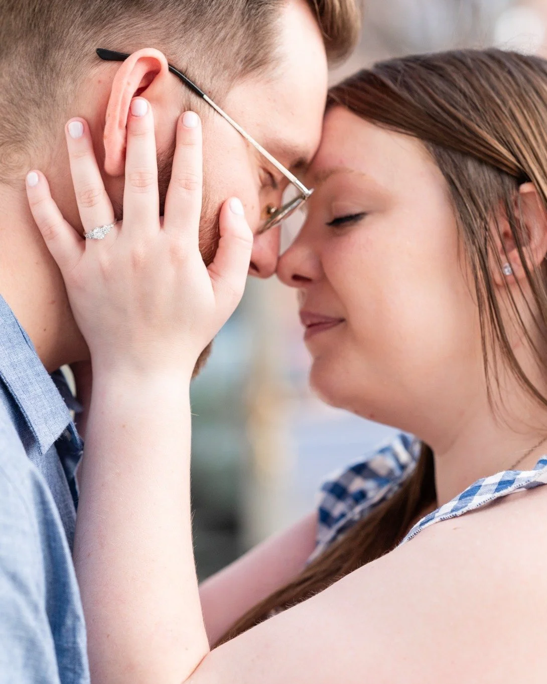 Engaged looks sooooooooo good on you!