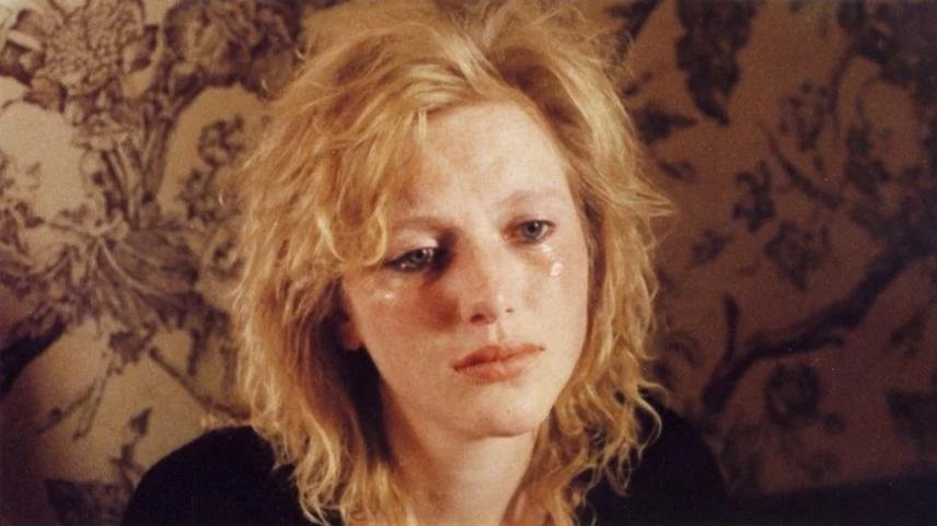 Johanna ter Steege in the film, I Can No Longer Hear the Guitar.