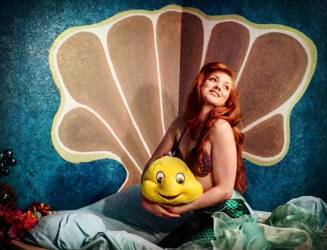 The Little Mermaid's twin sister Leira in her seashell bed