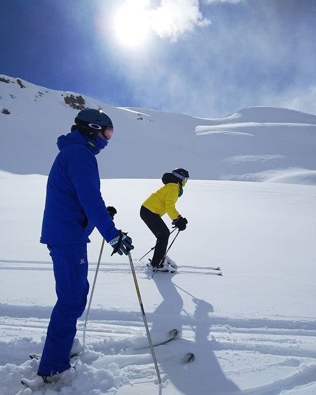 Yesss!! Also beginners can ski offpiste! New freeriders were born in Val d'Is&egrave;re, they will soon get the mountain addiction and will never be able to manage it like us! 🏔️💓🎿❄️
.
.
.
.
.
#rideyourtime #winteraddict #natureaddict #traveladdic