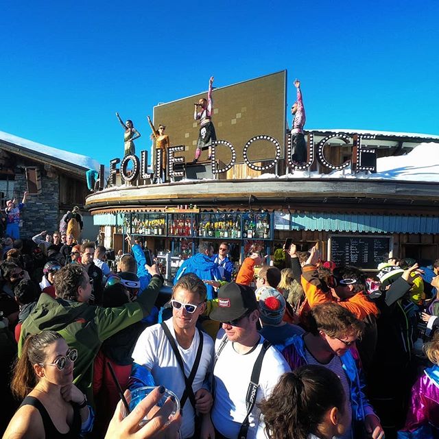 Spring is approaching, the sun is heating and there's nothing better than going @foliedoucevaldisere to enjoy the sunset while dancing on the tables! .
.
.
.
.
.
#rideyourtime #timetoplay #party #skiandparty #sunset #valdisere #letsgosomewhere #trave