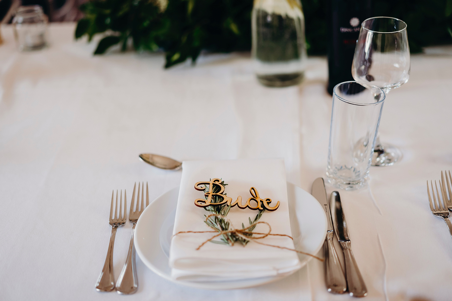 StudioMDesign_brideplacesetting.jpeg