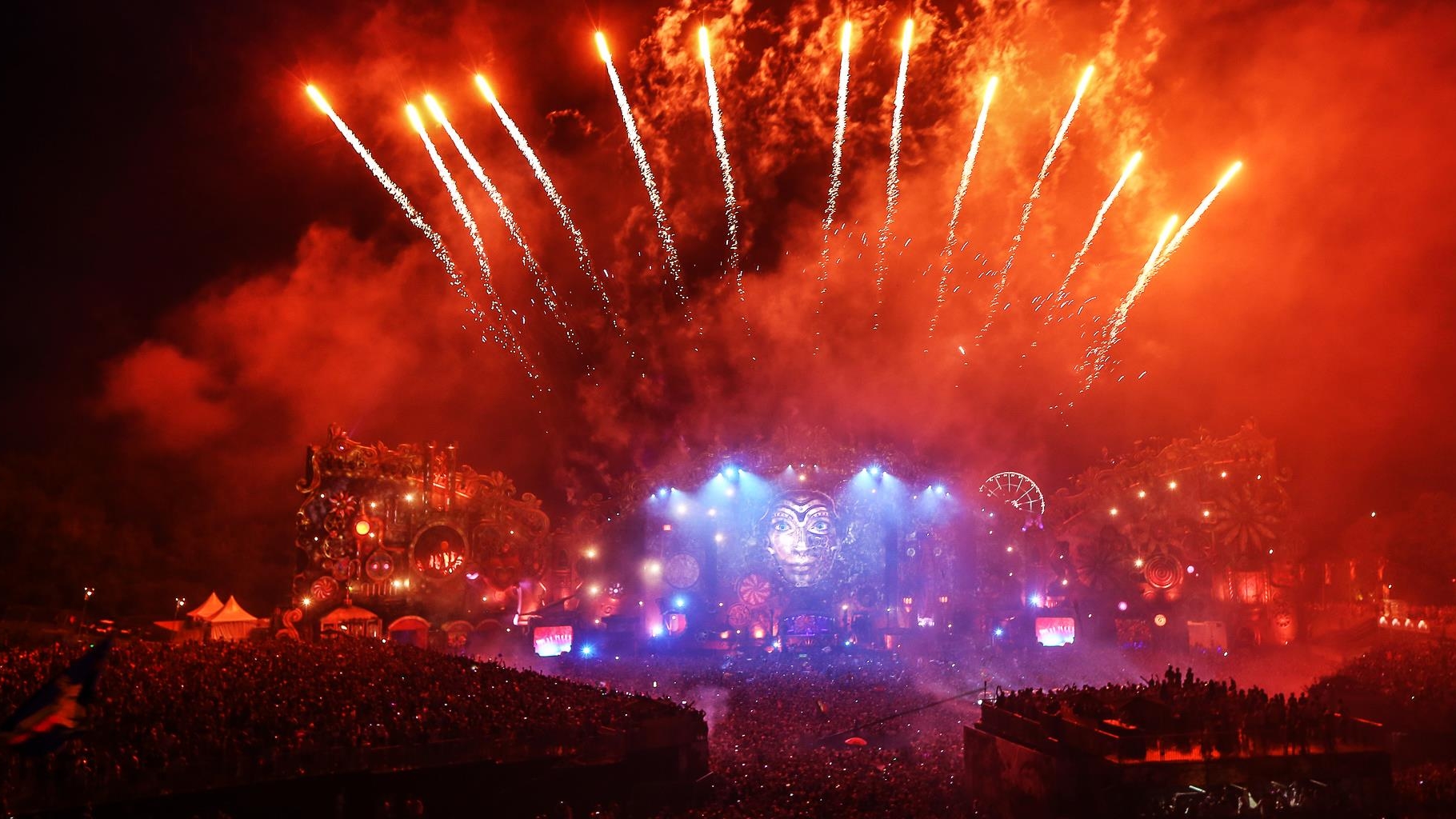 crowd-pyro.jpg