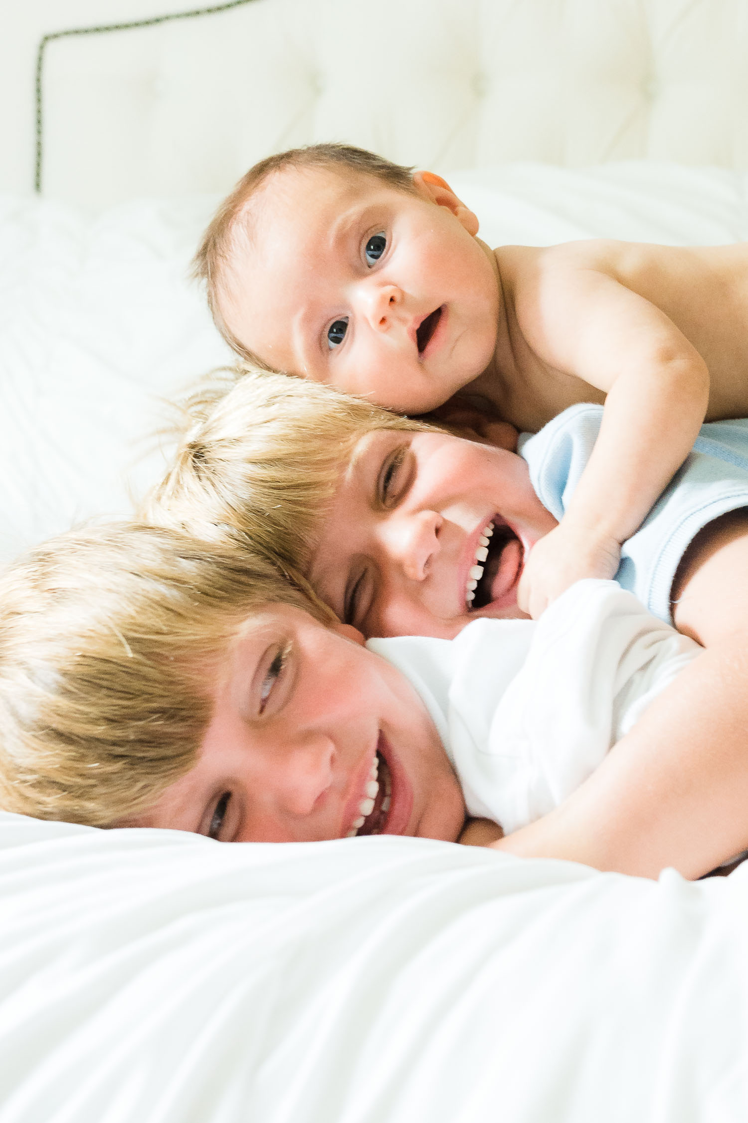we took this same photo at collins' newborn session so they had the fun idea to replicate the same photo at every session... love.it!!!! 
