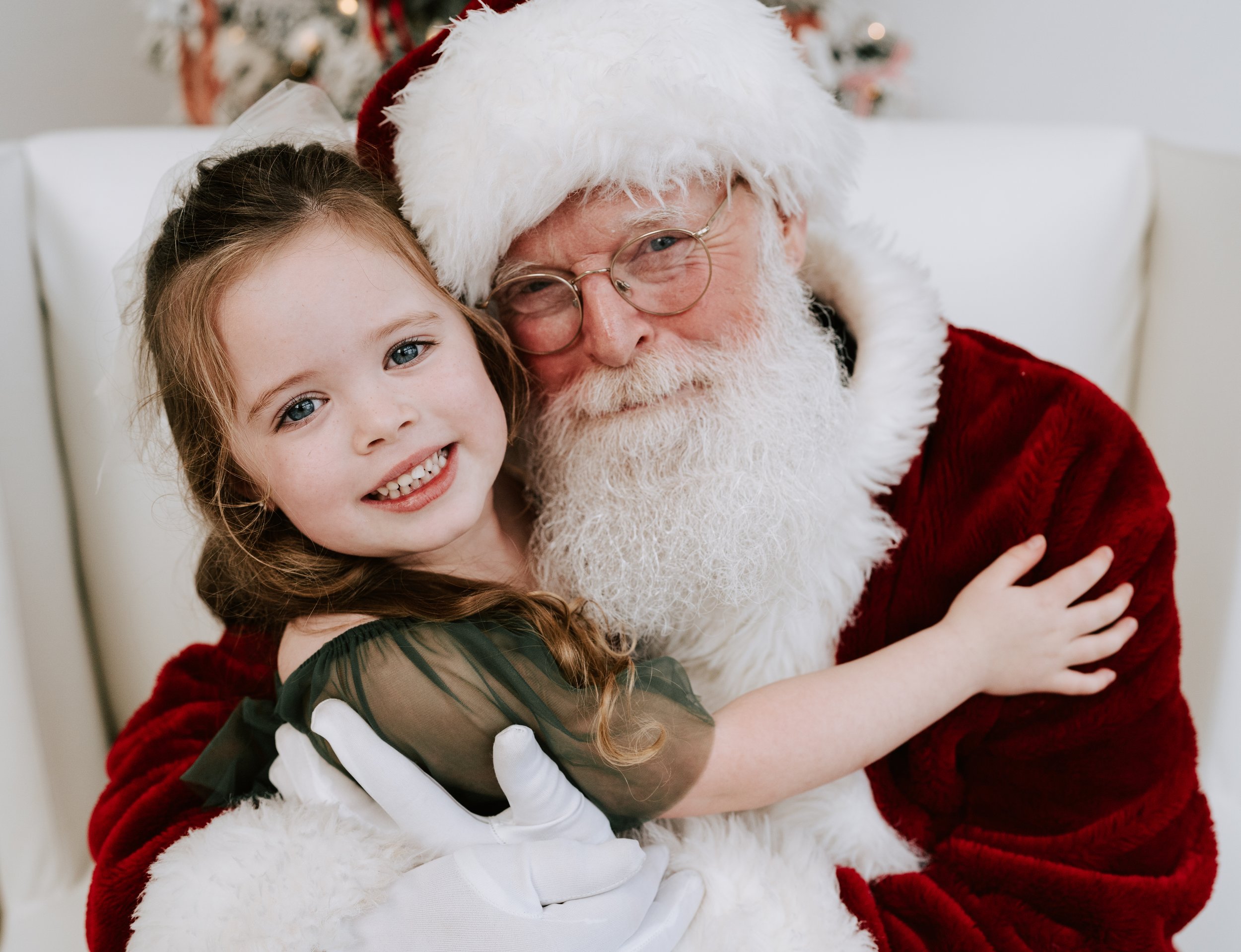 BrigetteBillupsPhotography_Santa2023_MaraHatcher-6.jpg