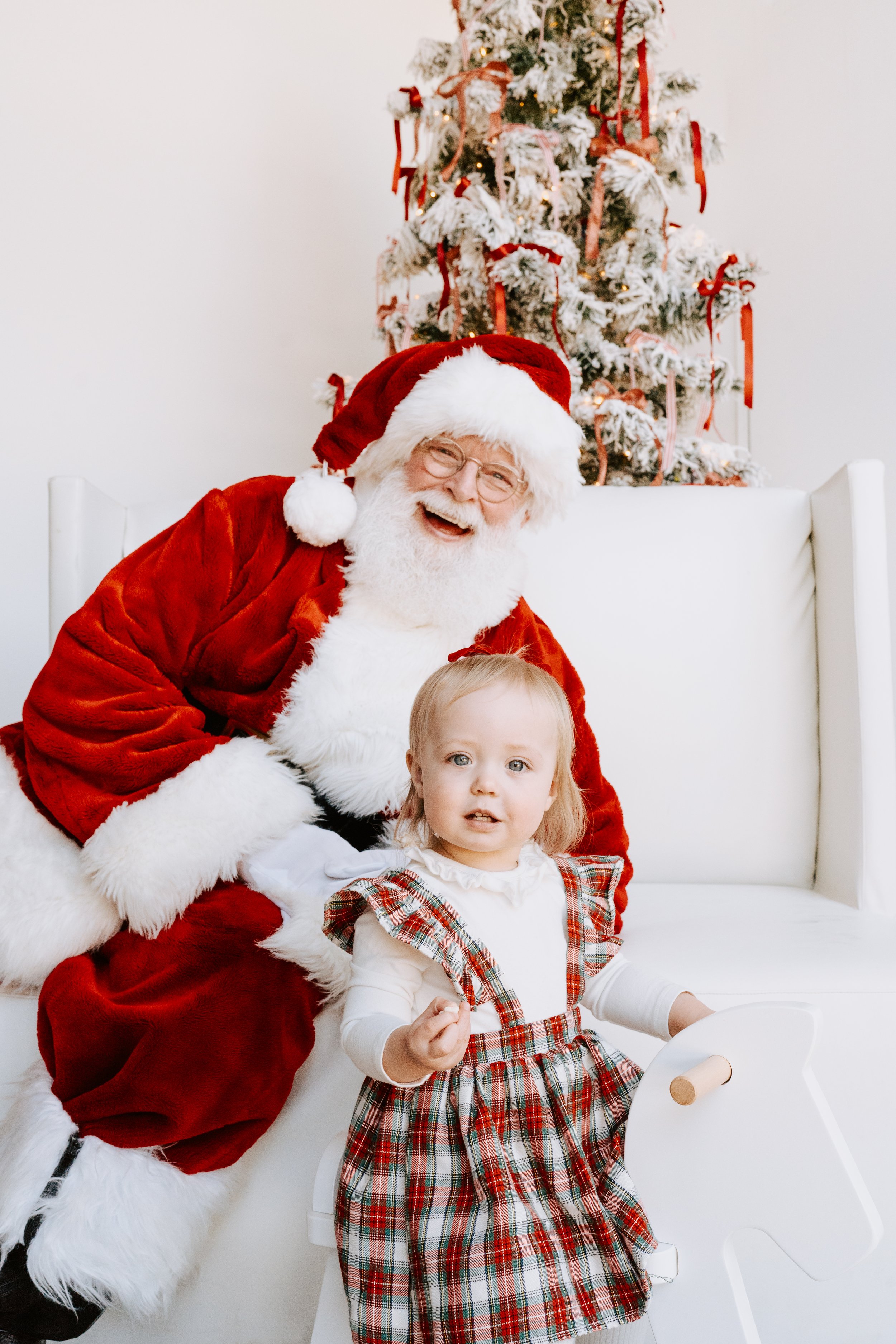 BrigetteBillupsPhotography_Santa2023_LoganBlock-12.jpg