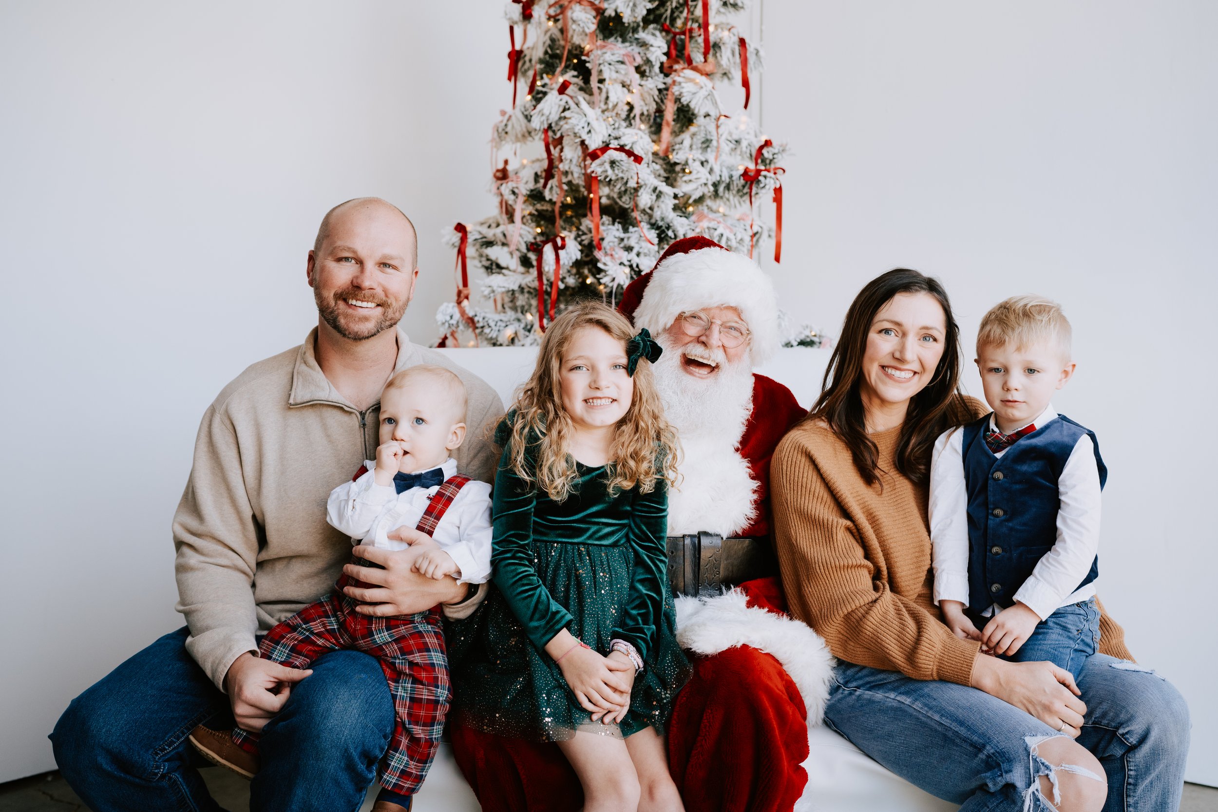 BrigetteBillupsPhotography_Santa2023_nance-2.jpg