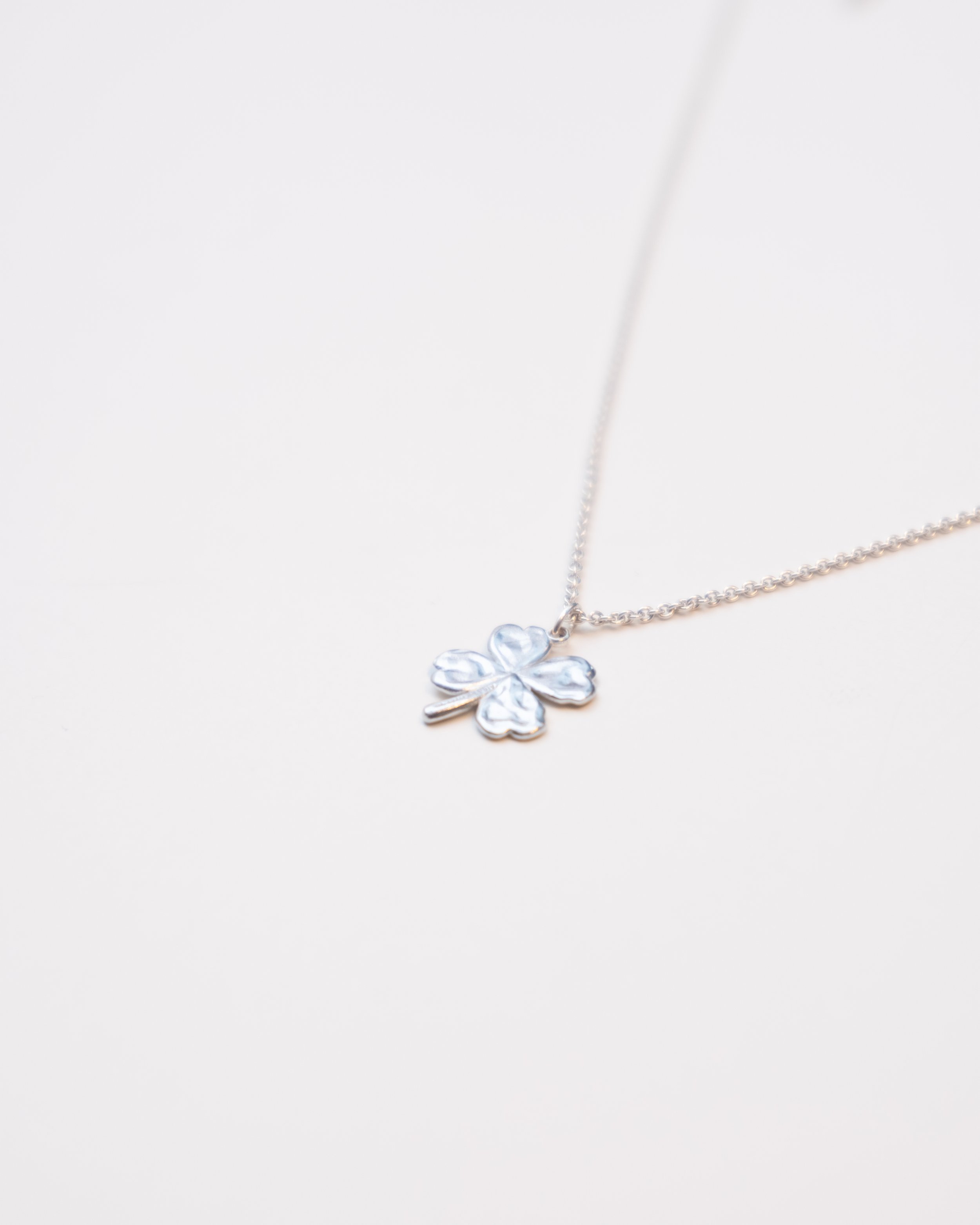 AIDA x HYPEND CLOVER NECKLACE