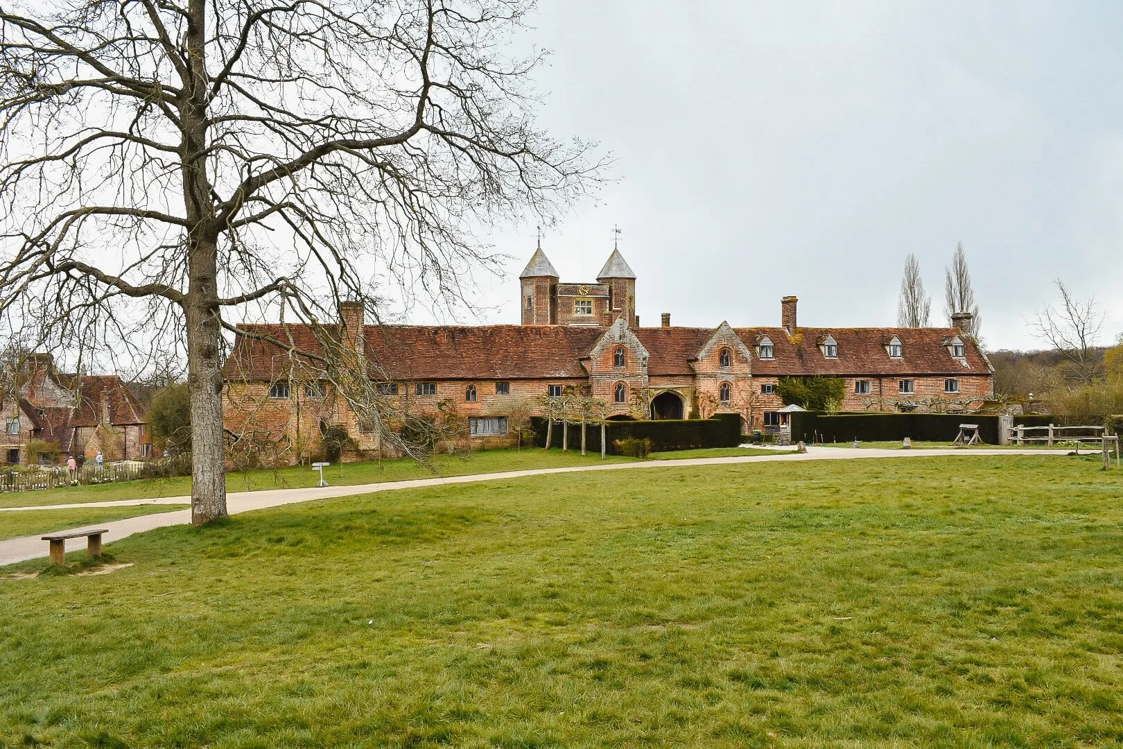 Spring at Sissinghurst — Skye O'Neill