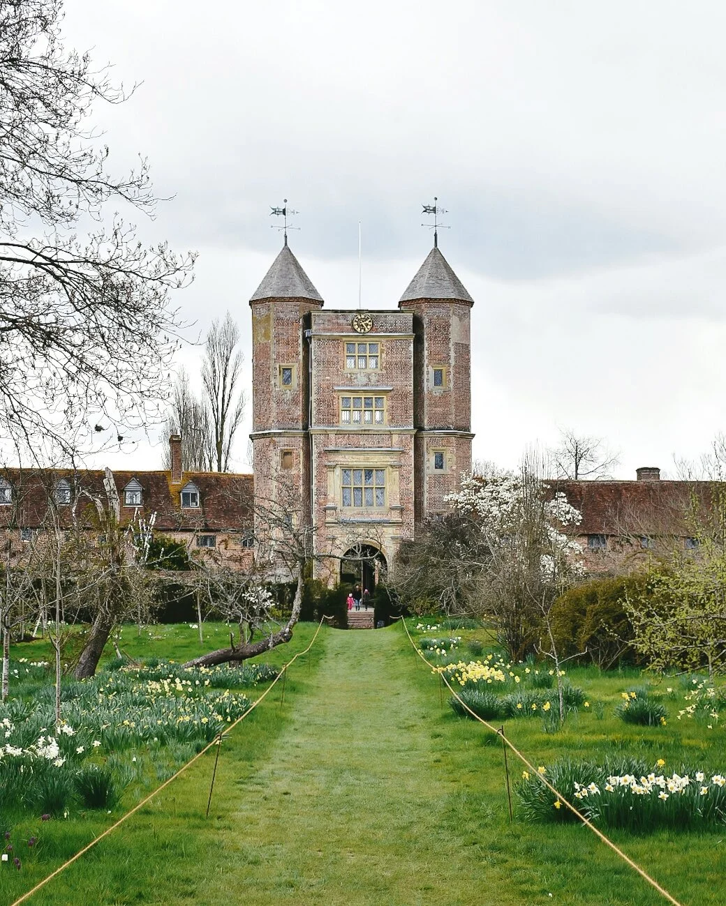Spring at Sissinghurst — Skye O'Neill