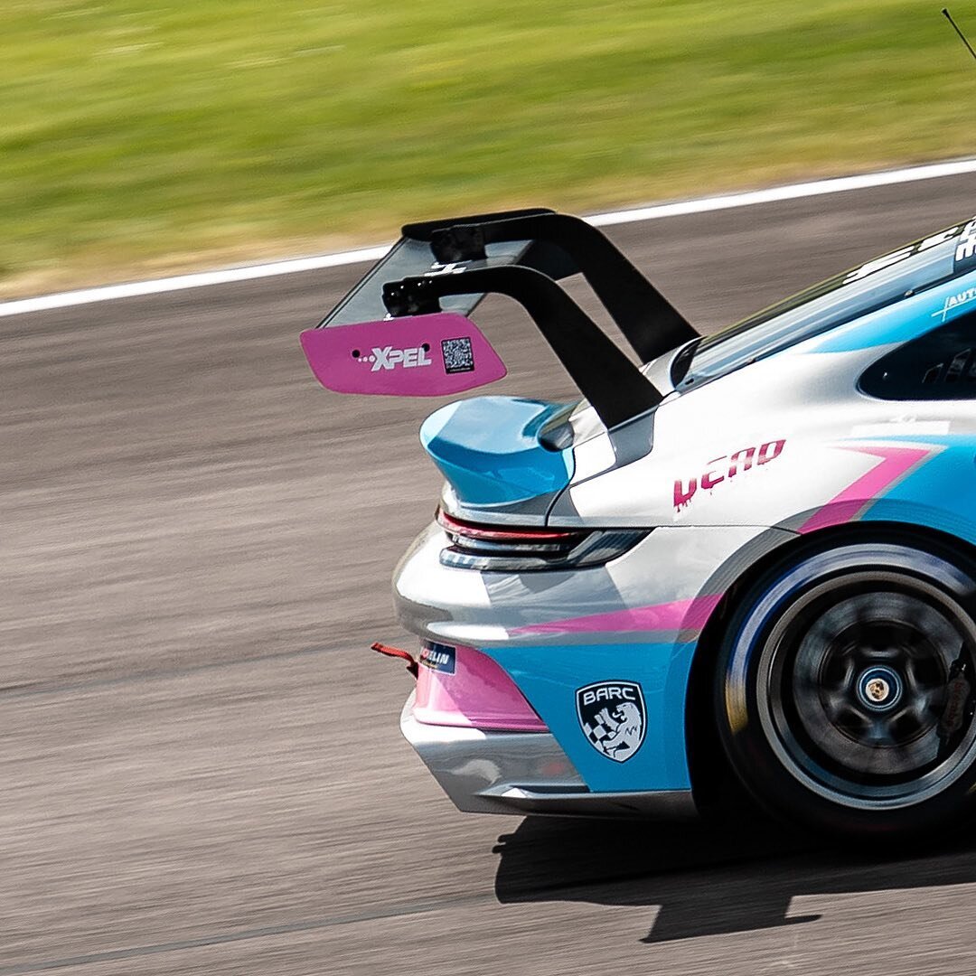 Big thanks to @maxbirdracing for the tour of the garage for the Porsche Carrera Cup at Thruxton. Some competitive racing and great to meet the team. Good luck in the remainder of the season! 

&mdash;&mdash;&mdash;

#jabrock #jabrockeyewear #jabrockl
