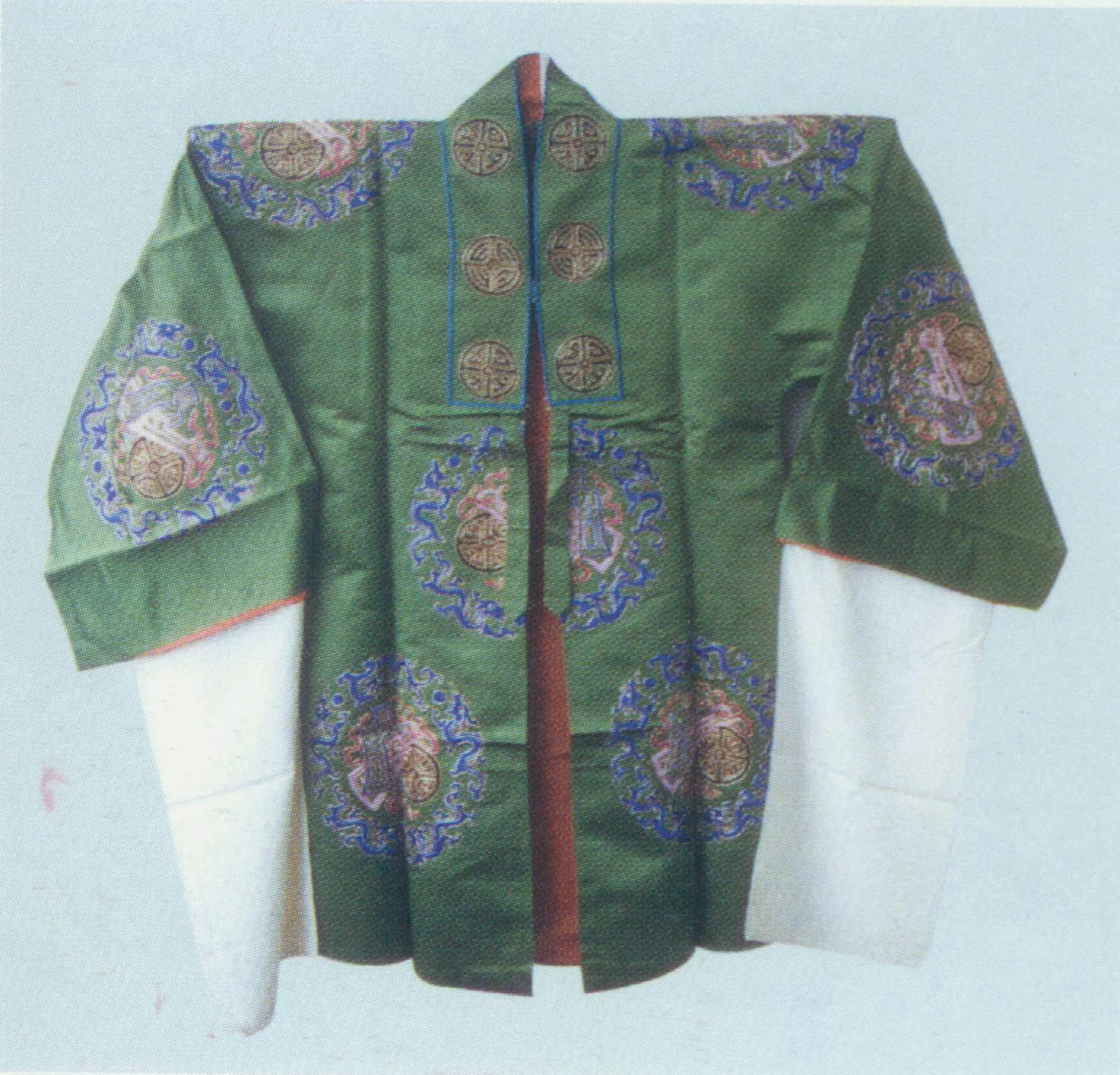  TWO Once came into being, Kun opera became popular among litterateurs. During the Longqing and Wanli period, out of the love for Kun opera, some intellectuals wrote new plays or adapted previous southern drama plays. 