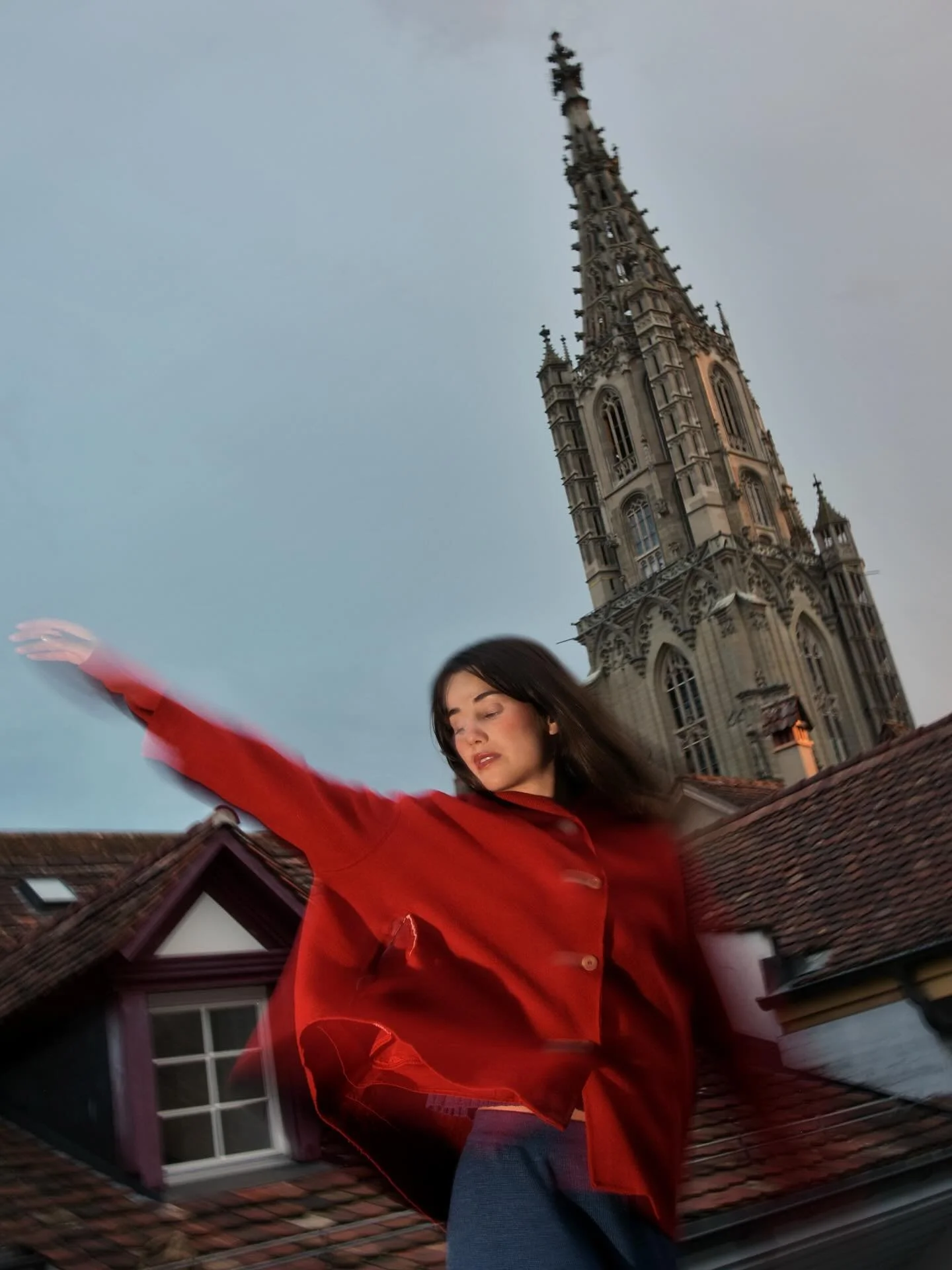 ❤️Herbsttanz❤️

F&uuml;r federleichte und beschwingte Herbsttage: Blazer, Westen und Kurzjacken sind die nonchalanten Vorboten der Winterm&auml;ntel. Im schmucken Schichtenlook mit Strick werden sie k&uuml;hlen Morgenstunden ebenso gerecht wie golden