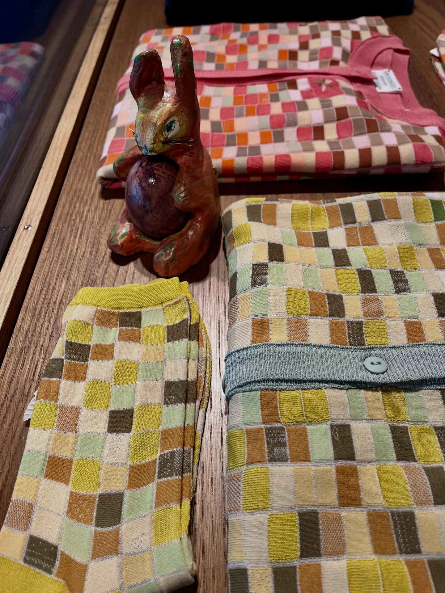 🤍Bonjour 🤍 10-16.30💕 #wirdreuenunsaufeuch 
&mdash;&mdash;&mdash;
#slowfashion #rytzbern #oldcityofbern 
Wahre Sch&ouml;nheit bestimmt sich selbst!