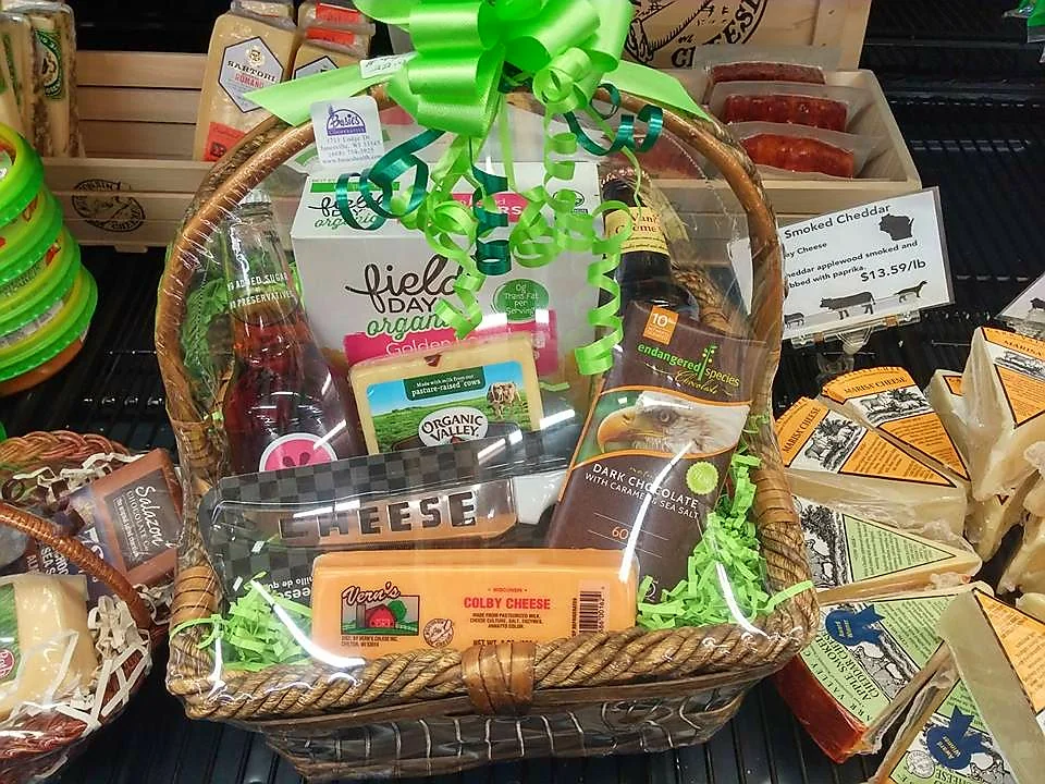 WI Cheese Gift Basket 2016.jpg