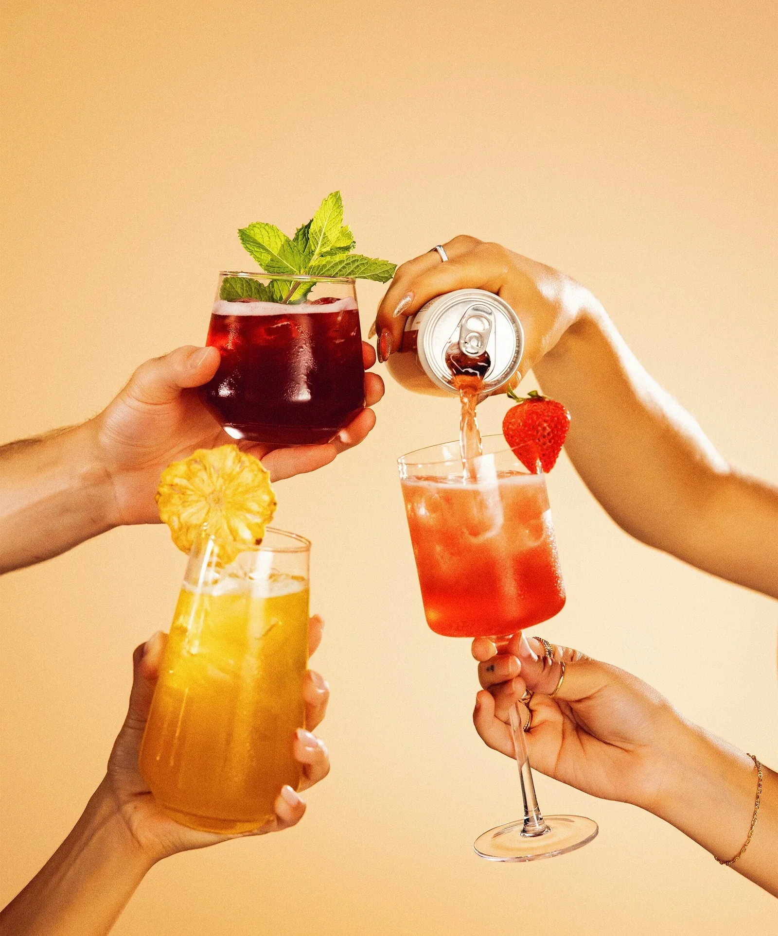 hiyo-hero-4x3-mocktails_8ea576f6-ee28-4a1c-8a50-efe6a609396a.webp