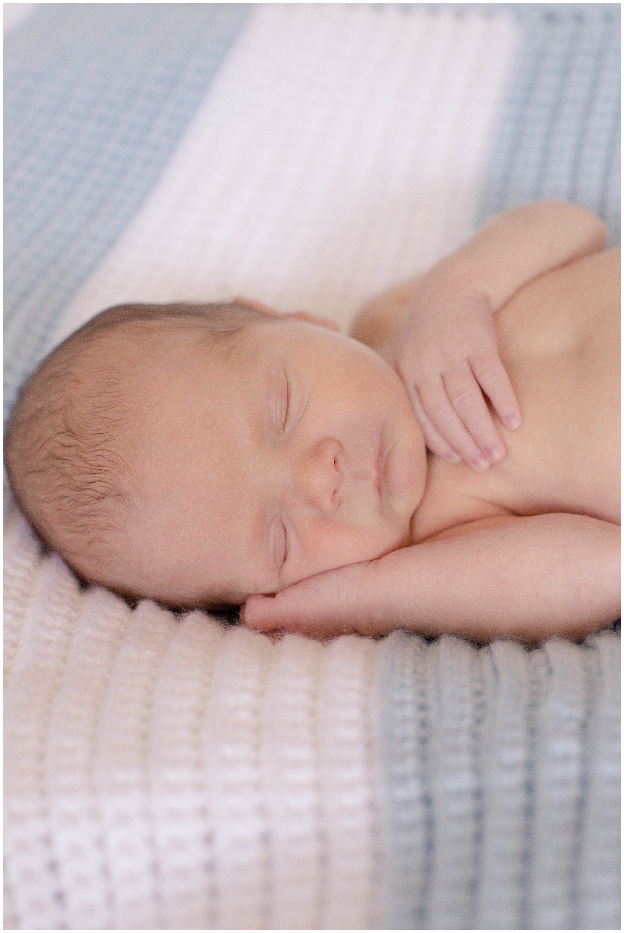 posed_newbornsession_0003.jpg