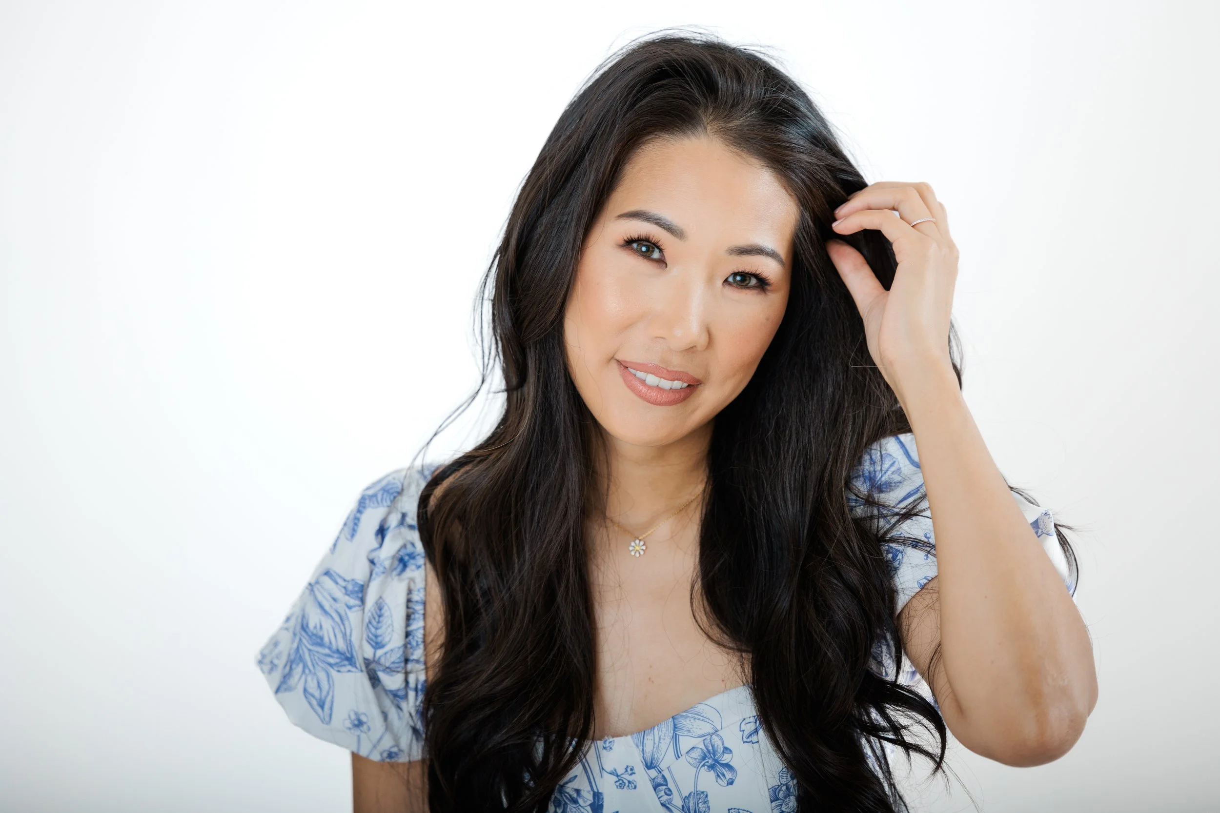 Natural hand placement example during a Maryland branding photography session