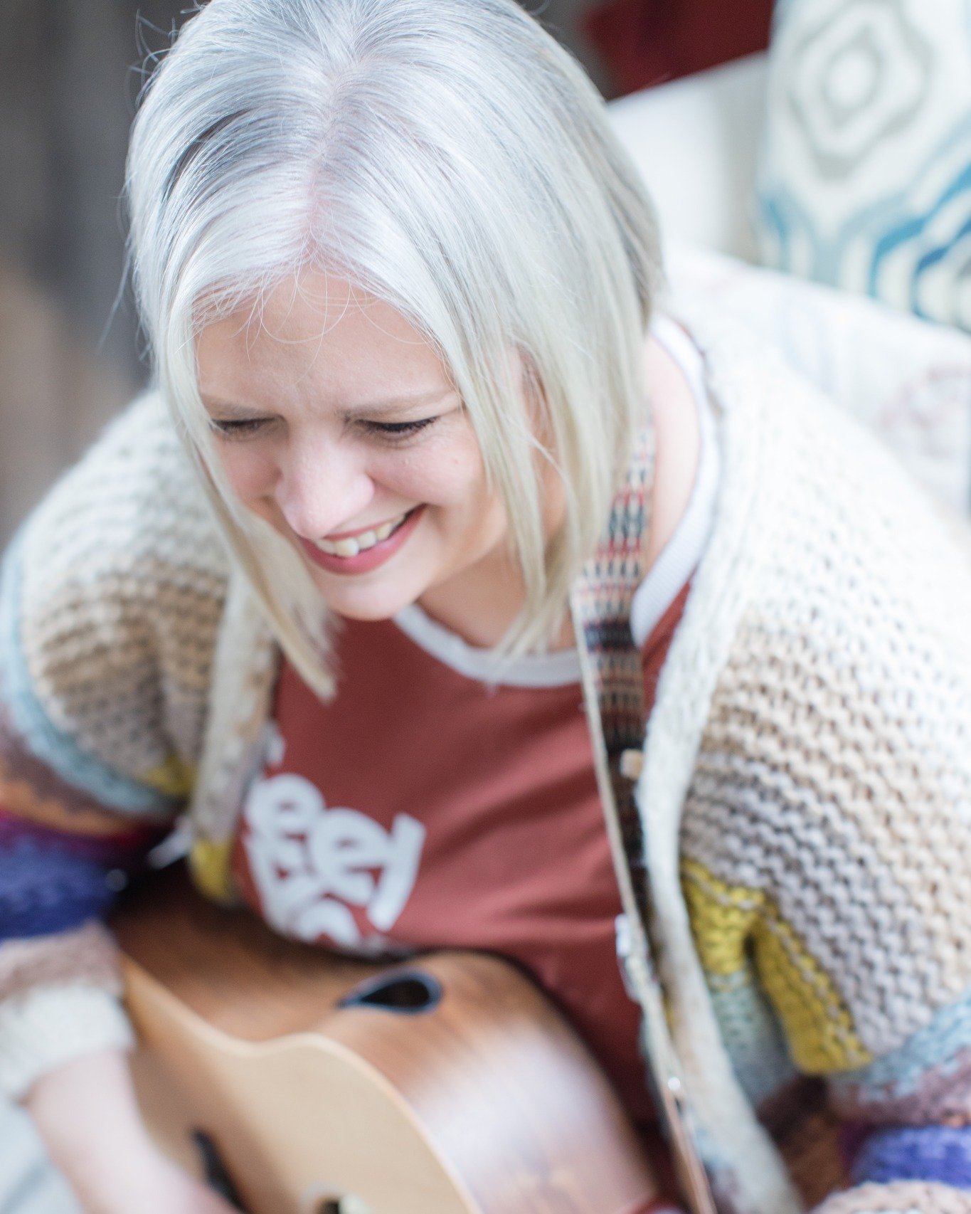 A thankful heart builds authentic connections. 🧡 Share your brand story this season and watch how it resonates.

Brand photo for @hearmeroarstudio 
Hair and makeup by @mizchynuhdoll 

#ThankfulHeart #VisualIdentity #BrandingPhotography #AuthenticCon