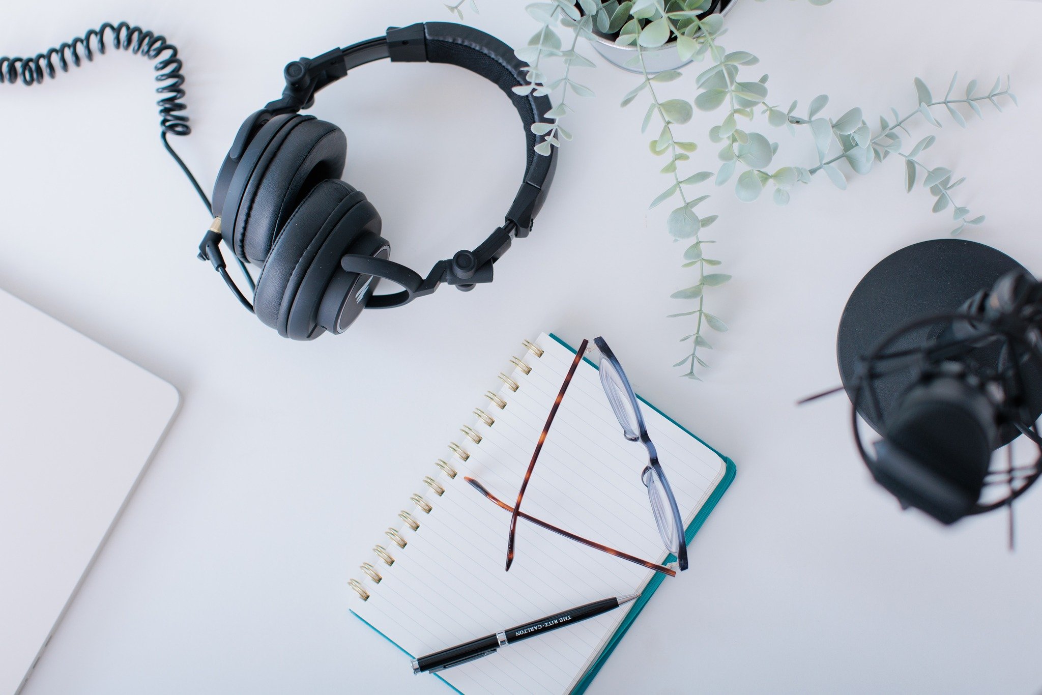 Did you know? 75% of customers judge a brand&rsquo;s credibility by its visual design. Invest in visuals that#authenticvisuals 

Image for @kellybhaney 

#BrandPhotographyTips #BuildYourBrand #AuthenticVisuals