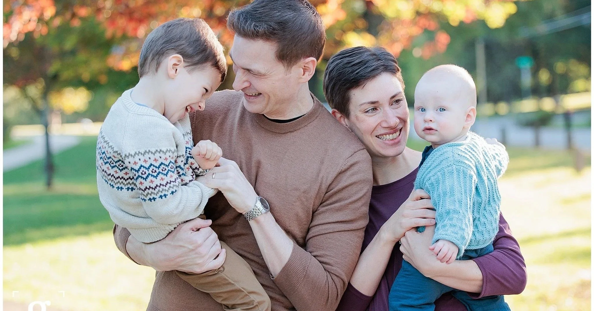 Tired of stiff family photos? Me too.

The best photos aren&rsquo;t always the ones where everyone&rsquo;s smiling at the camera. They&rsquo;re the ones where your kid is belly laughing during a tickle fight. Or when you&rsquo;re snuggled up close an