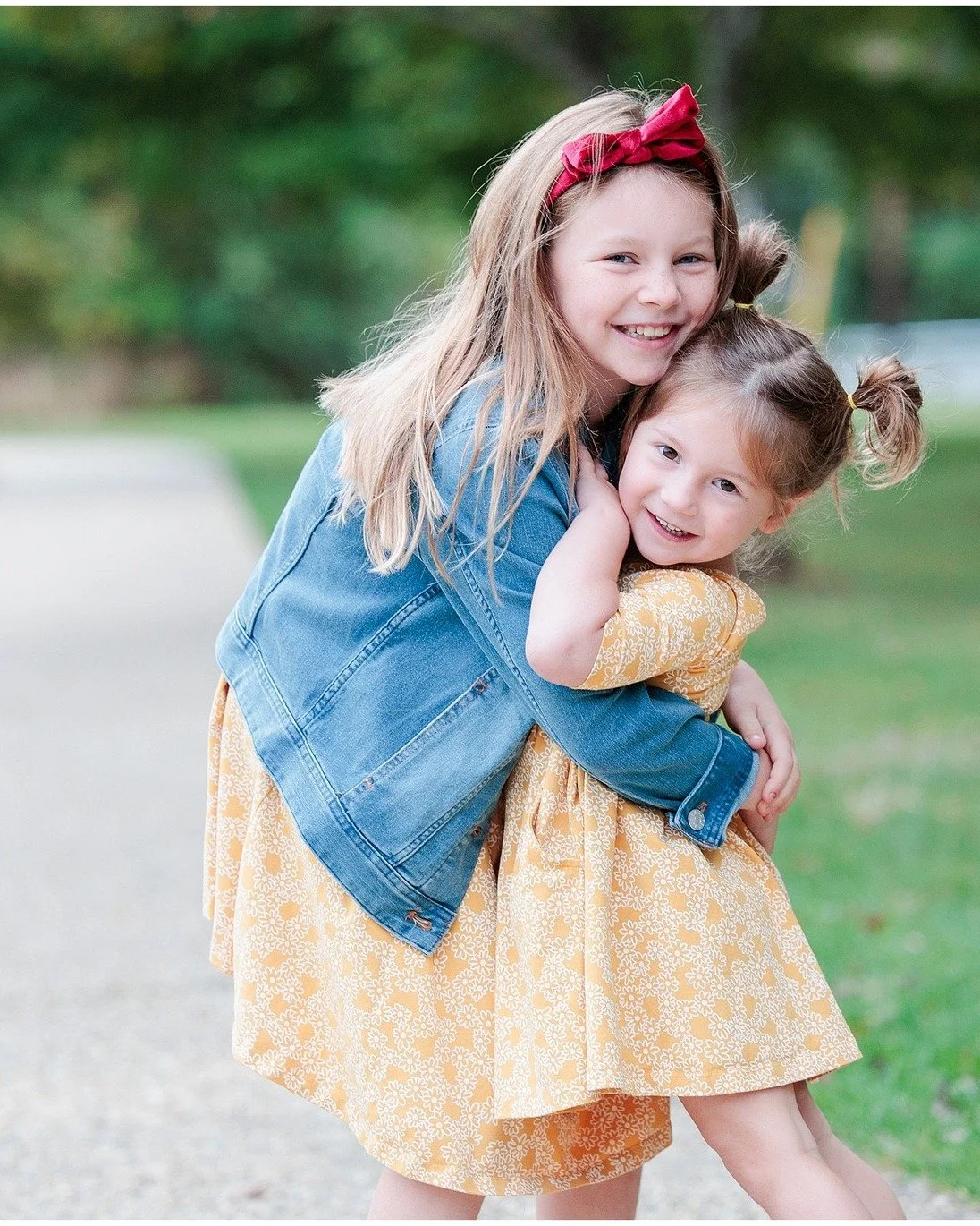 Fall minis were a hit this weekend! So many sweet families, big smiles, and all the best fall colors. The leaves showed up, the kids brought the energy, and we made it through the day with full hearts (and a full camera roll).

#fallminisessions
#mar