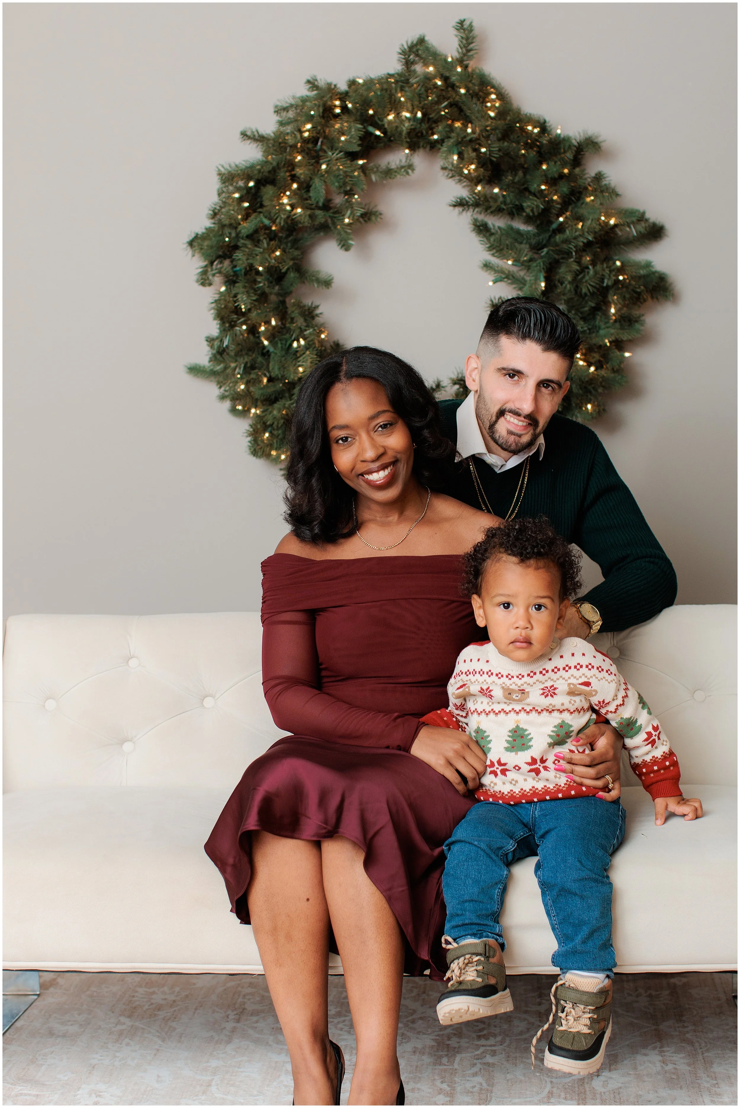 Neighbours-Christmas-mini-family-studio_0004.jpg