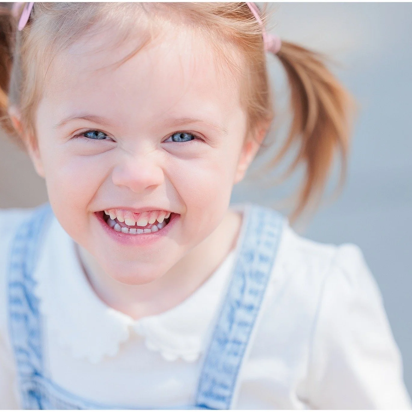 It was freezing. Windy. So cold.
But this family showed up and made it happen.
We moved fast. We got the shots.

❄️ Cold doesn&rsquo;t have to mean canceled. We&rsquo;ll make it work!

#silverpringphotographer #winterminisession #outdoorfamilyphotos 