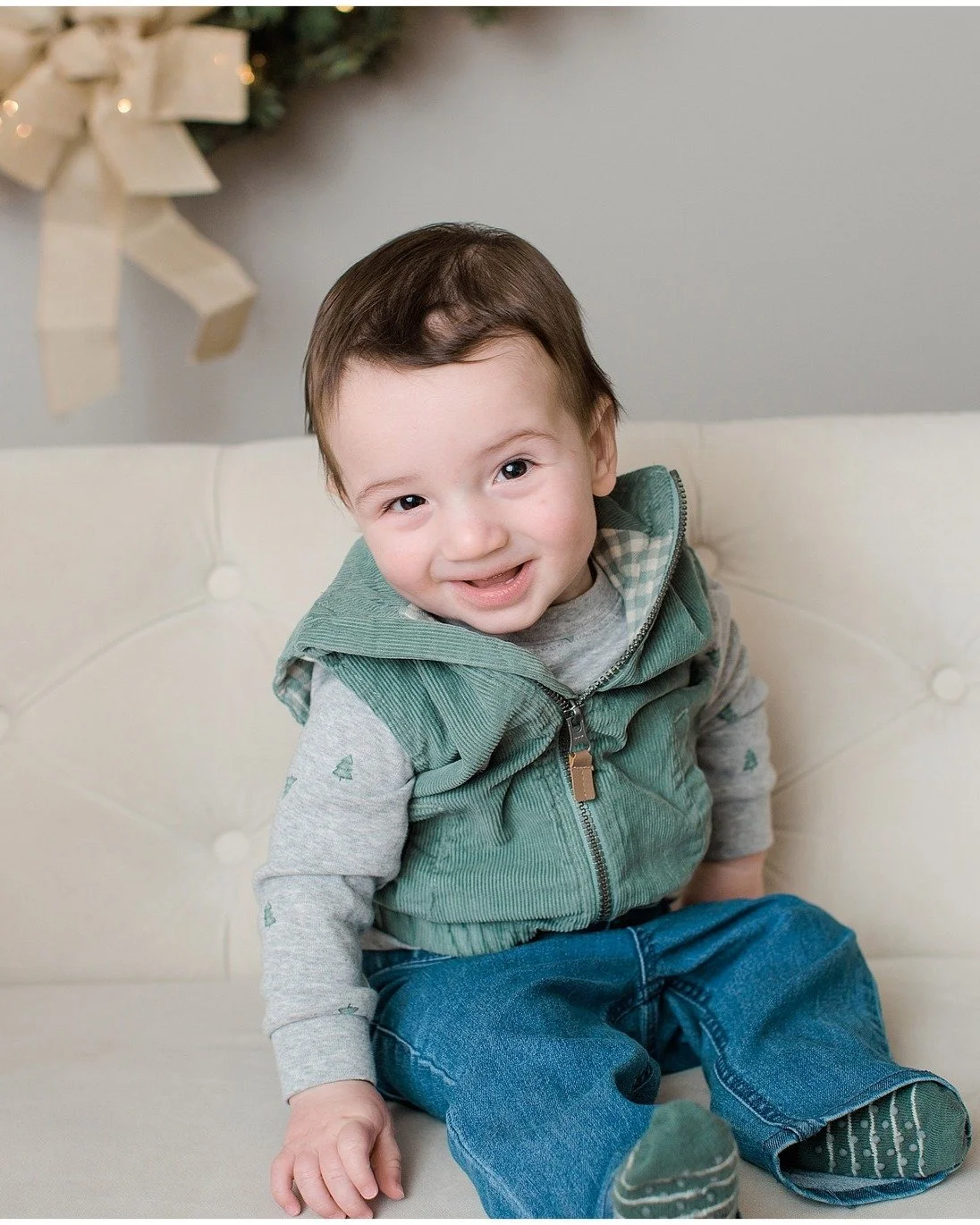 Meet little Theo, who just had his very first Christmas mini session! 🎄✨ This little guy was totally mesmerized by the sparkly tree lights and gave us all the holiday feels. Sometimes the magic is all in those tiny moments of wonder. ❤️ #FirstChrist