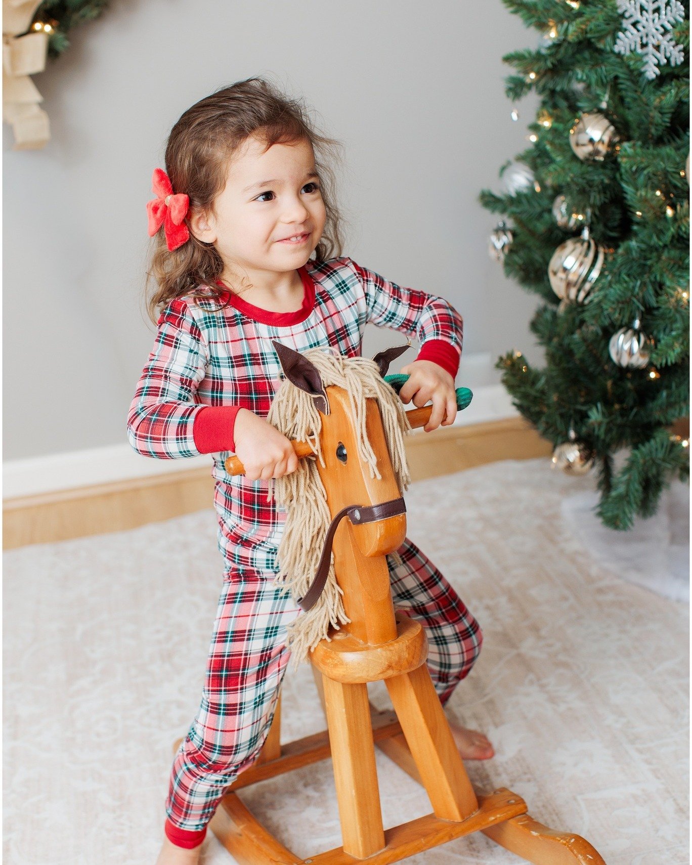 Some families feel like old friends, and this one is definitely that. We&rsquo;ve shared some sweet seasons together, and their Christmas PJ's mini at my Silver Spring studio was another great one!

Olivia brought her sweet personality, and a green d