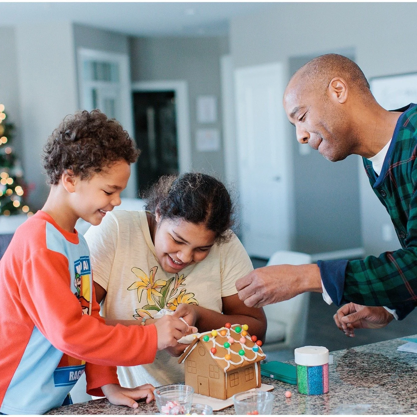 Some of the best Christmas moments aren&rsquo;t the ones we plan.

On Sunday I woke up to laughter and the sound of gingerbread house decorating happening in the kitchen. I wasn&rsquo;t even part of the plan. I just got to walk in and soak it up.

Wh