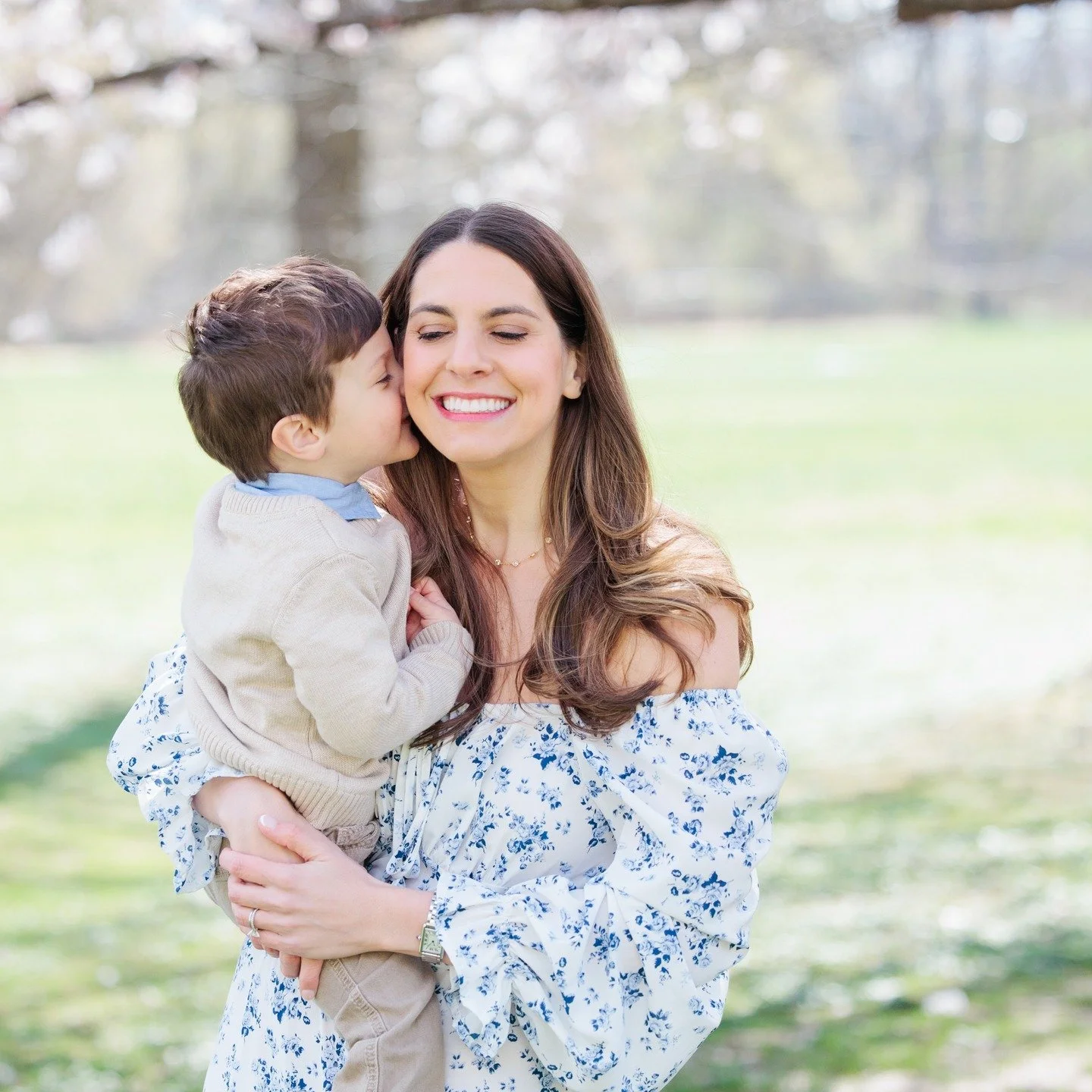 I know this time of year gets busy fast&hellip;
and somehow &ldquo;we should take photos&rdquo; keeps getting pushed.

That&rsquo;s exactly why I offer these.

Short, easy, no overthinking.
You show up, I guide you, we&rsquo;re done in 15 minutes&hel