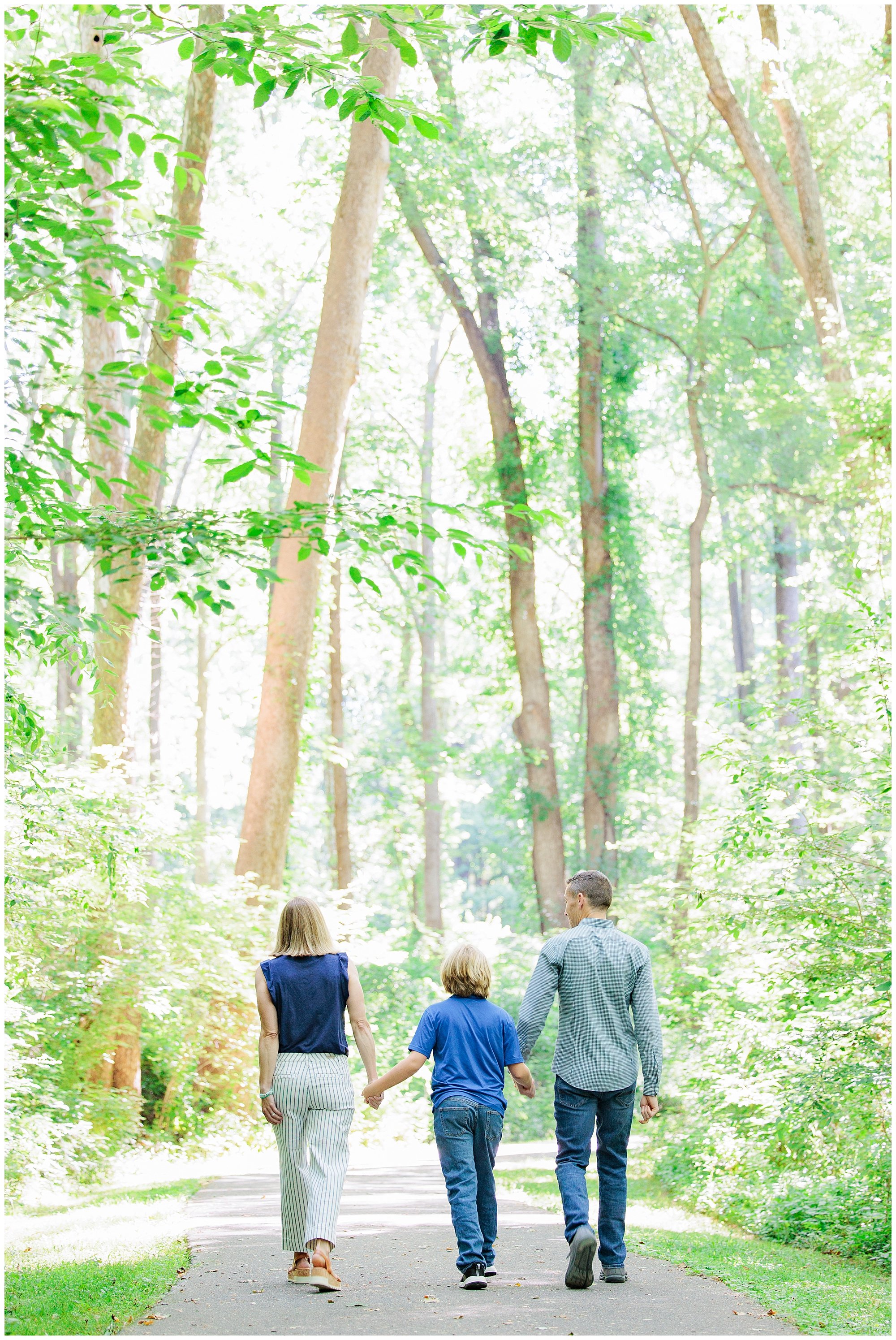 Spring family portraits in Maryland park