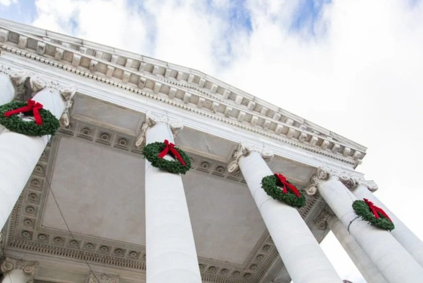 holiday wreaths on outdoor pillars in washington dc