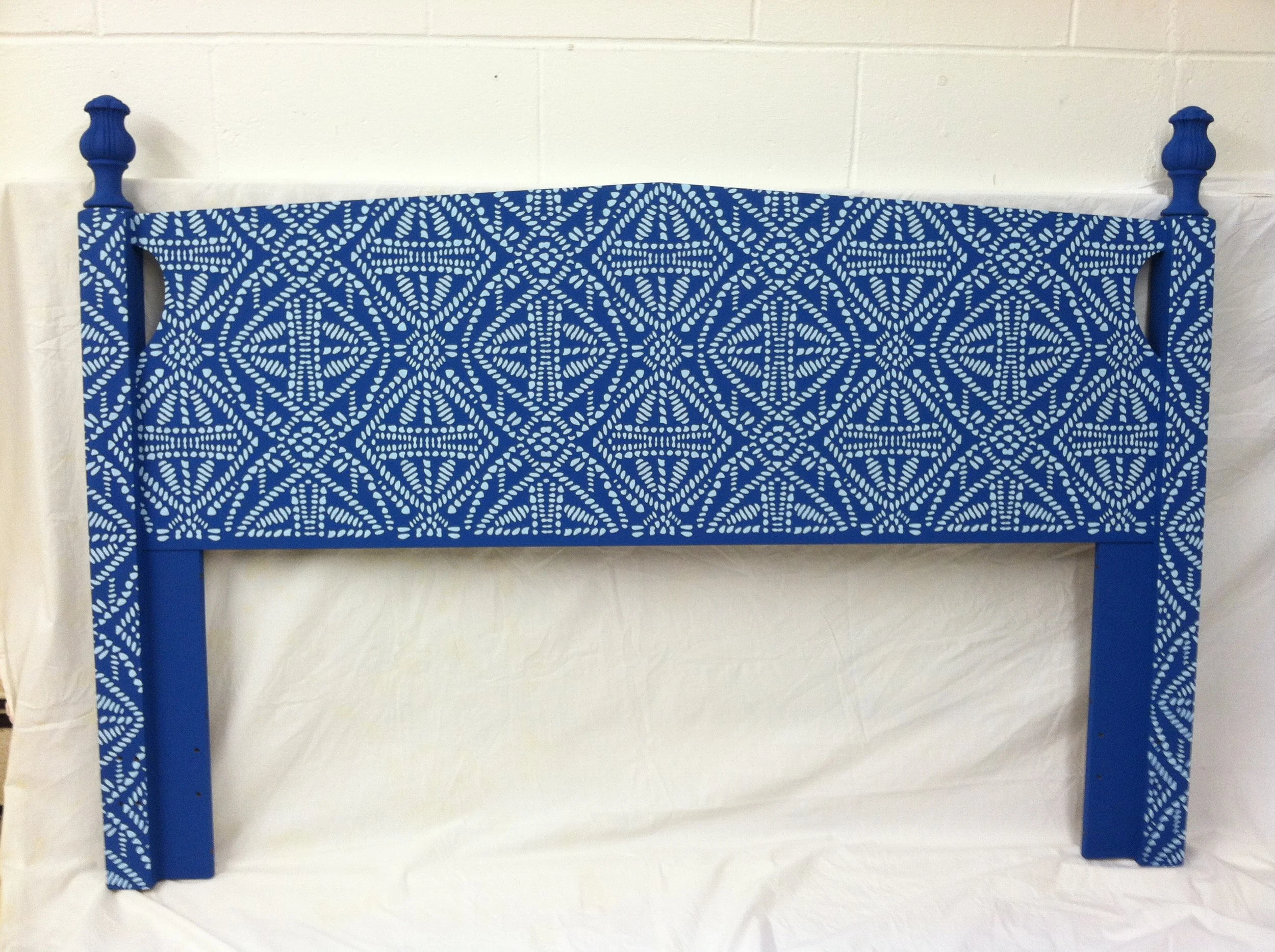 HGTV Magazine, Stenciled Head board