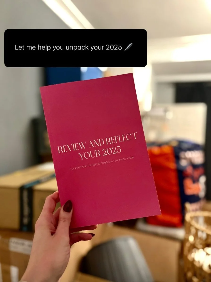Let me help you unpack your 2025 🖊️ 

👉🏻 Just because your life may feel busy right now doesn&rsquo;t mean your mind has too as well 

⚡️ Let me help you say goodbye to 2025, reflect on all the good bits, the barriers, the lessons, the challenges 