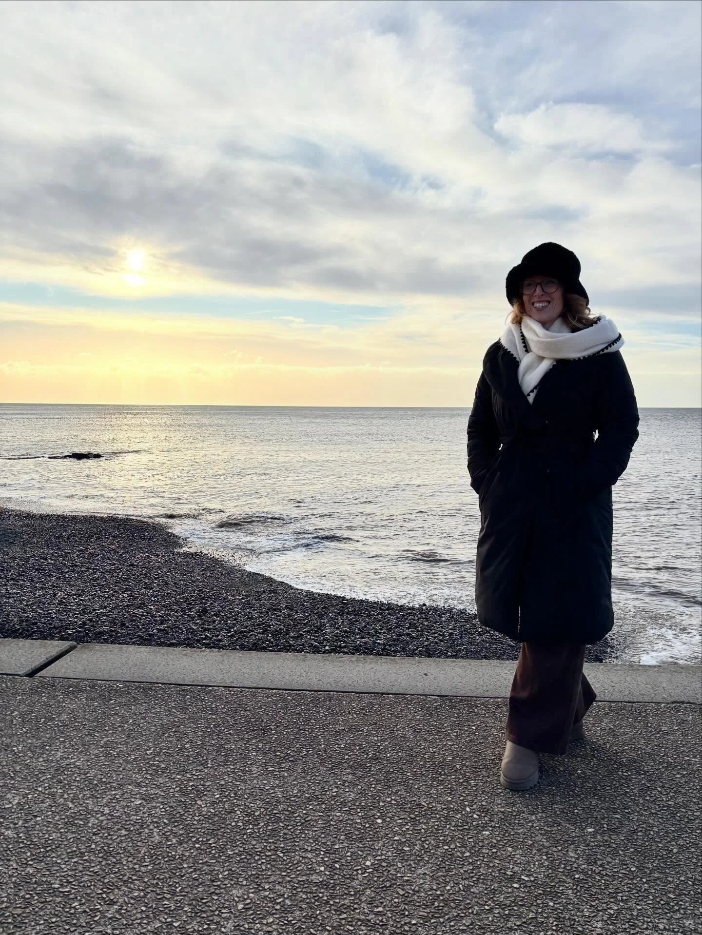 Hello 👋🏻 

And welcome to the lovely new faces here 🫶🏻
I&rsquo;m so grateful you are here and I can&rsquo;t wait to support you with how  coaching + journaling can transform your life! 

Here&rsquo;s a little bit about me 👇🏻

💗 I&rsquo;m first